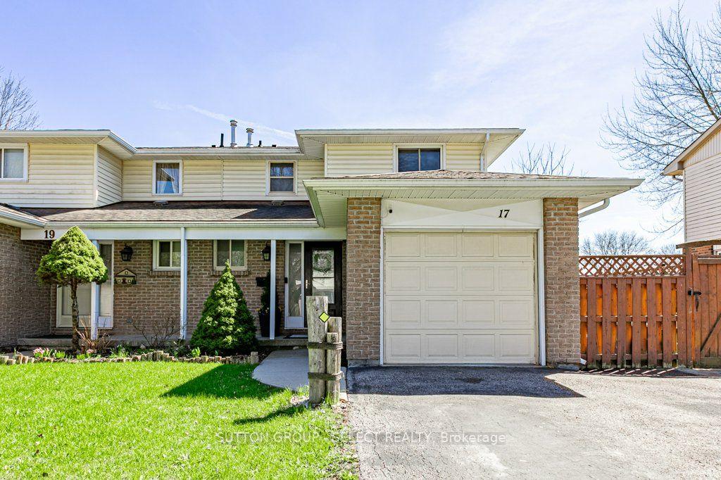 17 ACTON Crescent — photo 1