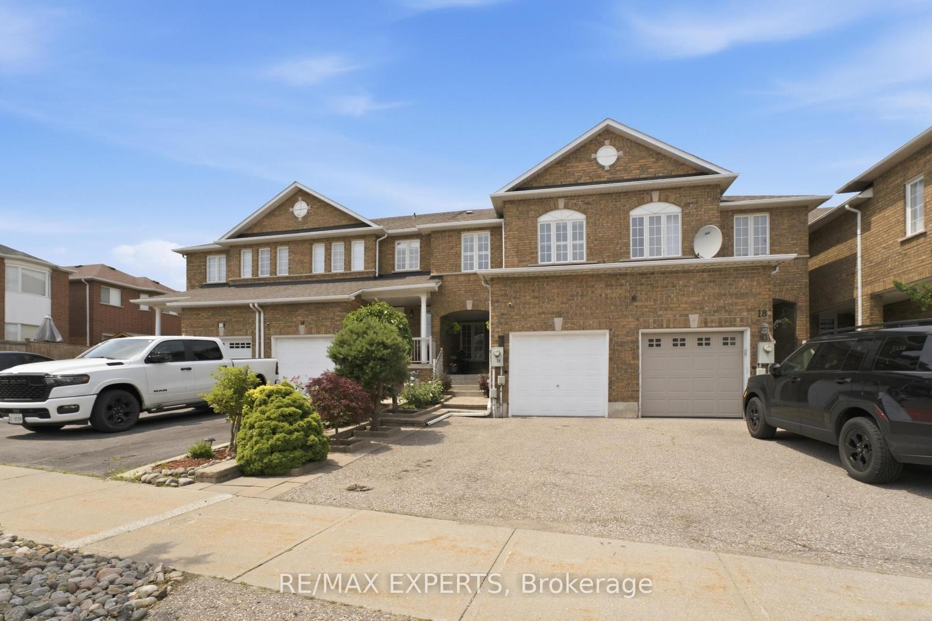 16 Piazza Crescent, Vaughan — Townhouse for sale, photo 1