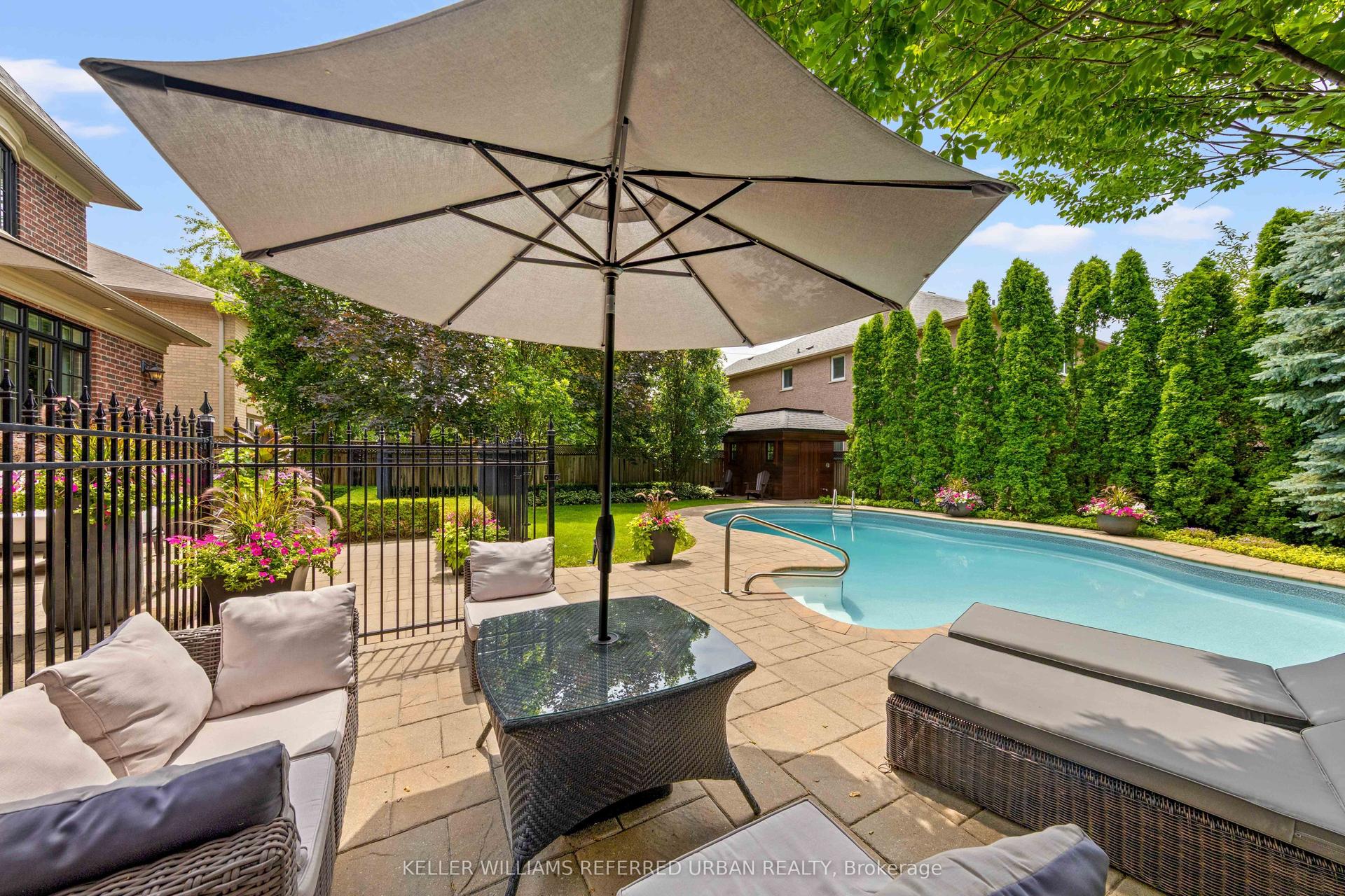 4 Community Circle, Toronto — Detached for sale, photo 1
