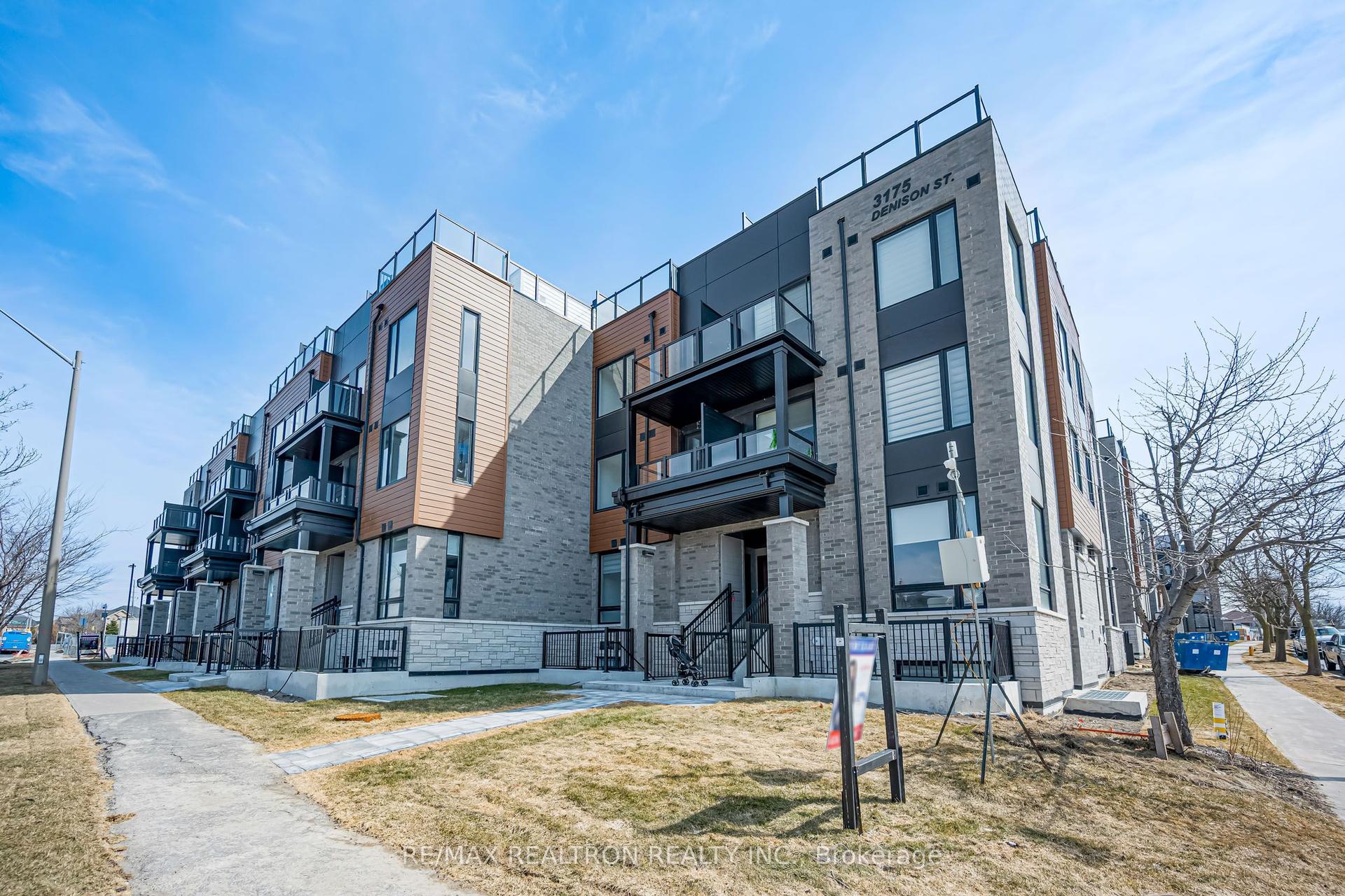 3175 Denison Street 107 #107, Markham — Condo Town for lease, photo 1