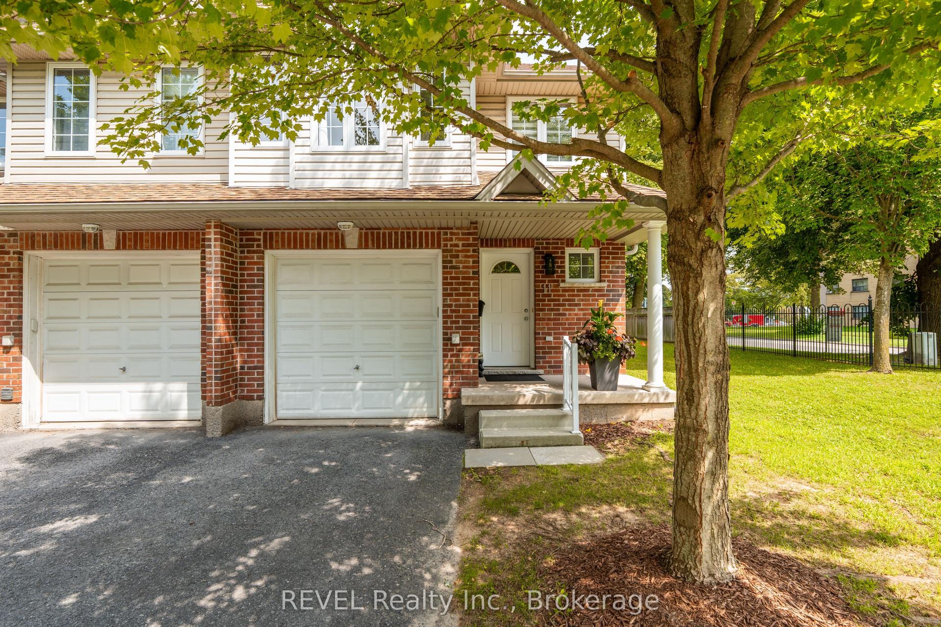 11 - 6263 Valley Way, Niagara Falls — Condo Town for sale, photo 1