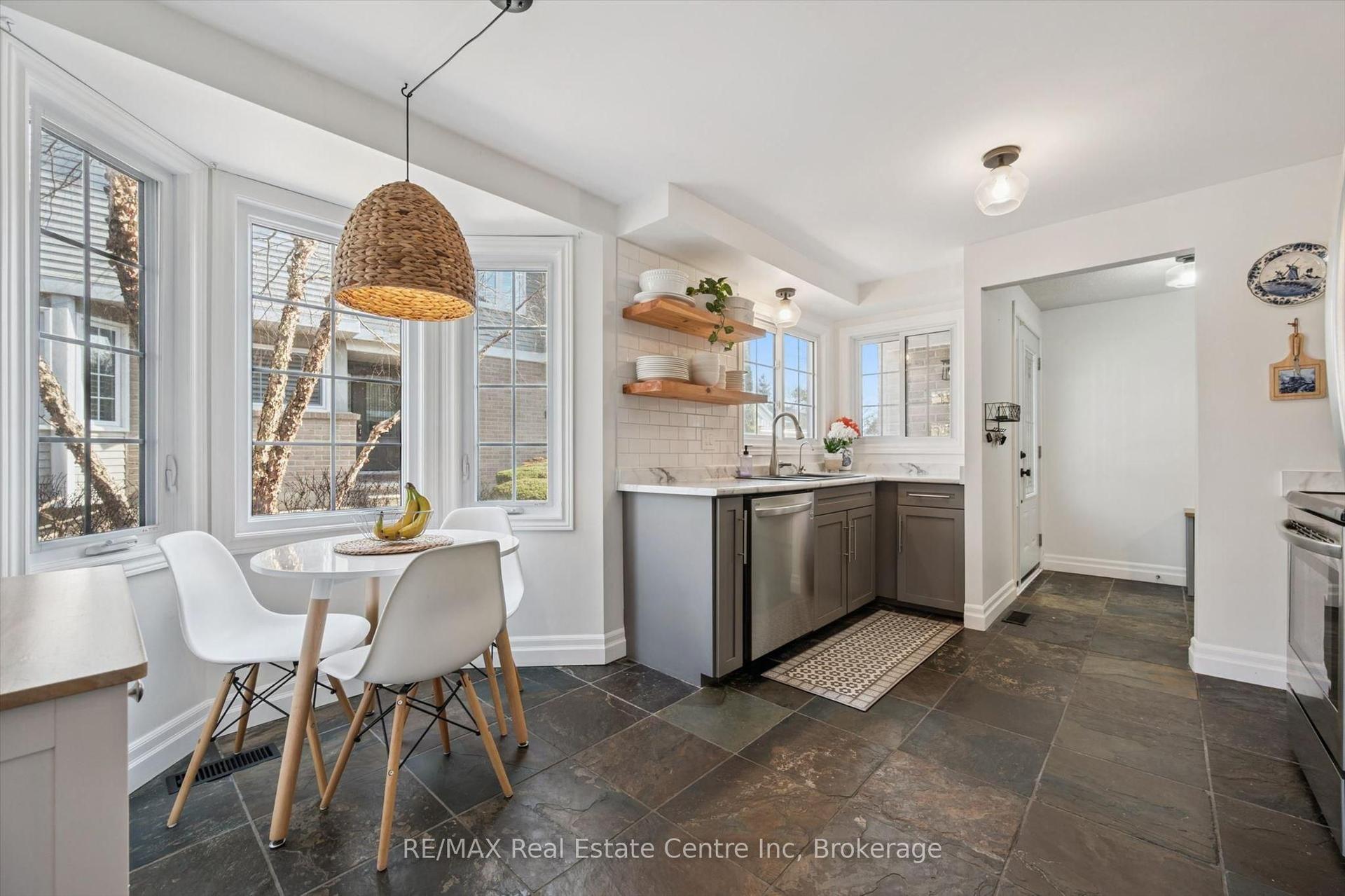 106 WOODLAWN Road E 3 #3, Guelph — Condo Town for sale, photo 1
