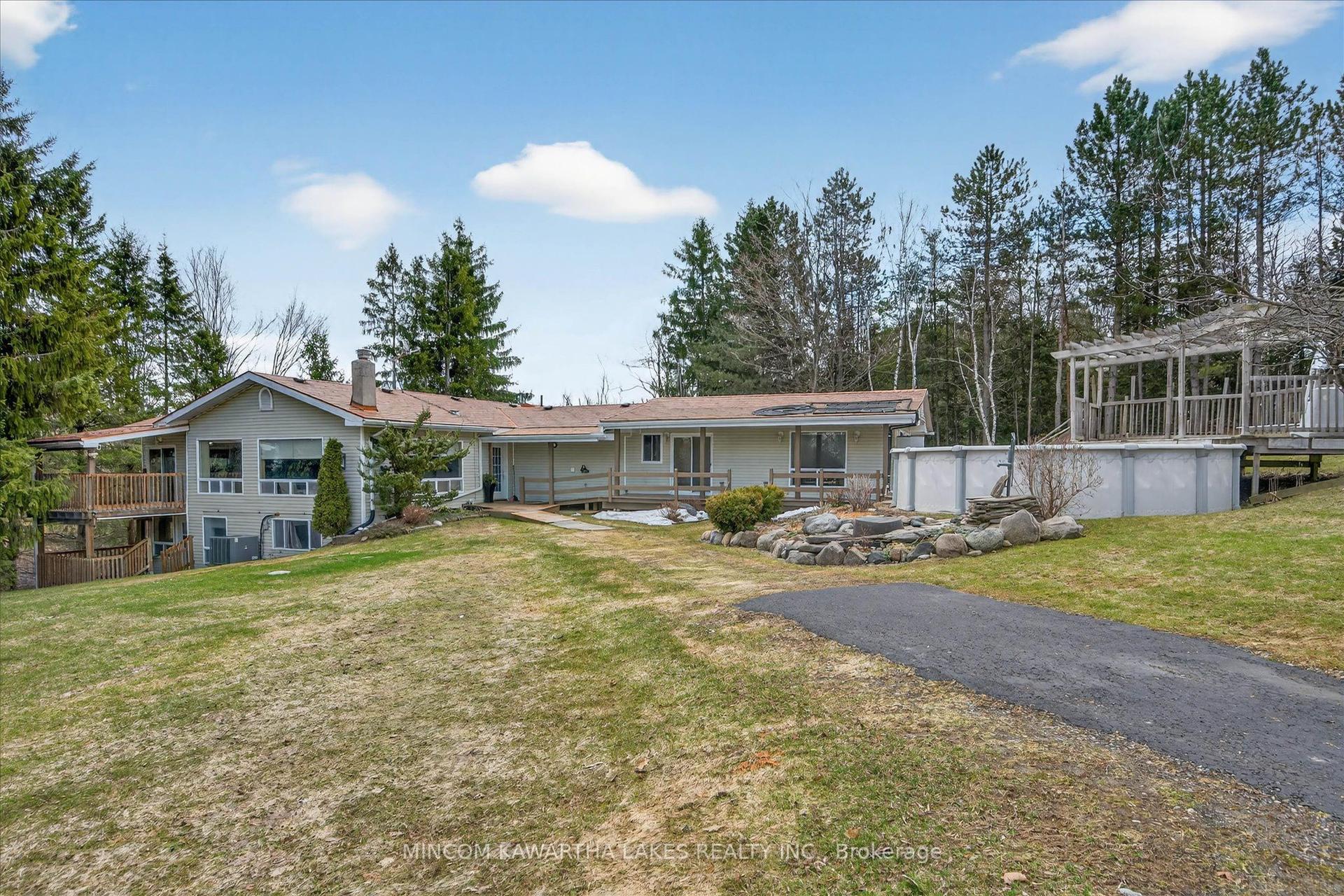 572 Fallis Line, Cavan Monaghan — Detached for sale, photo 1