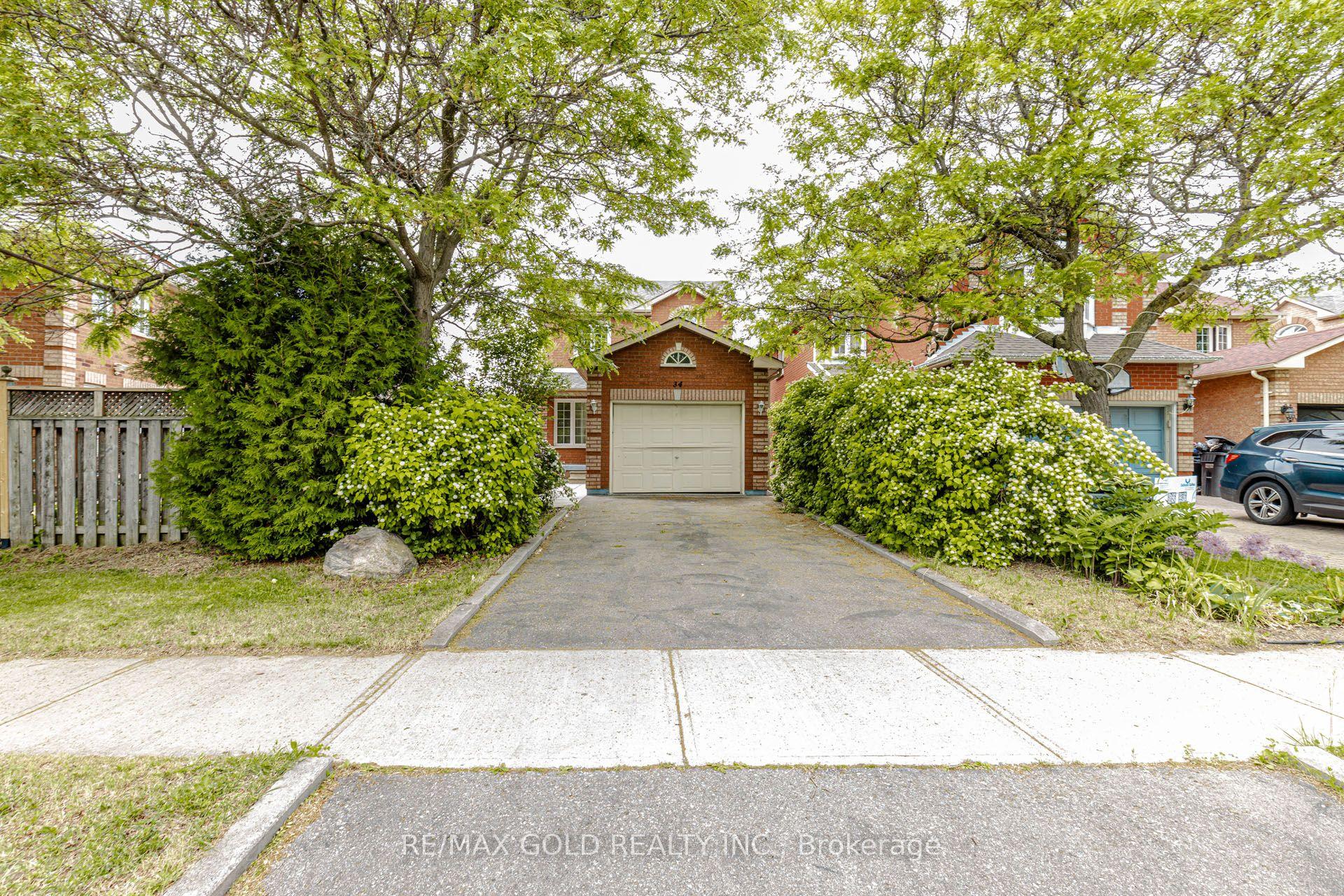 34 White Tail Crescent — photo 1