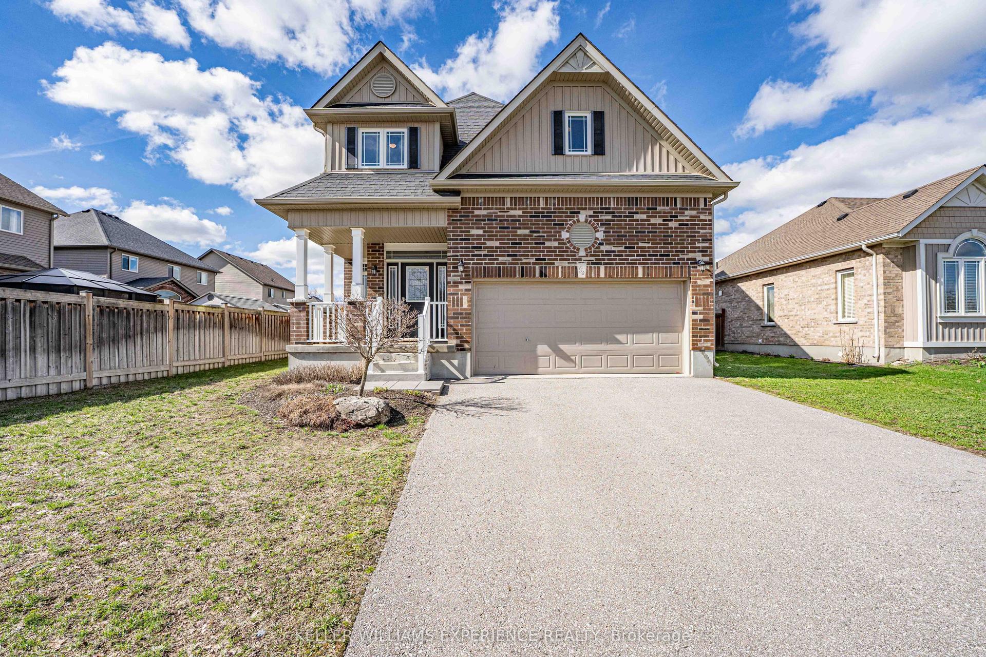 154 Arnold Crescent — photo 1