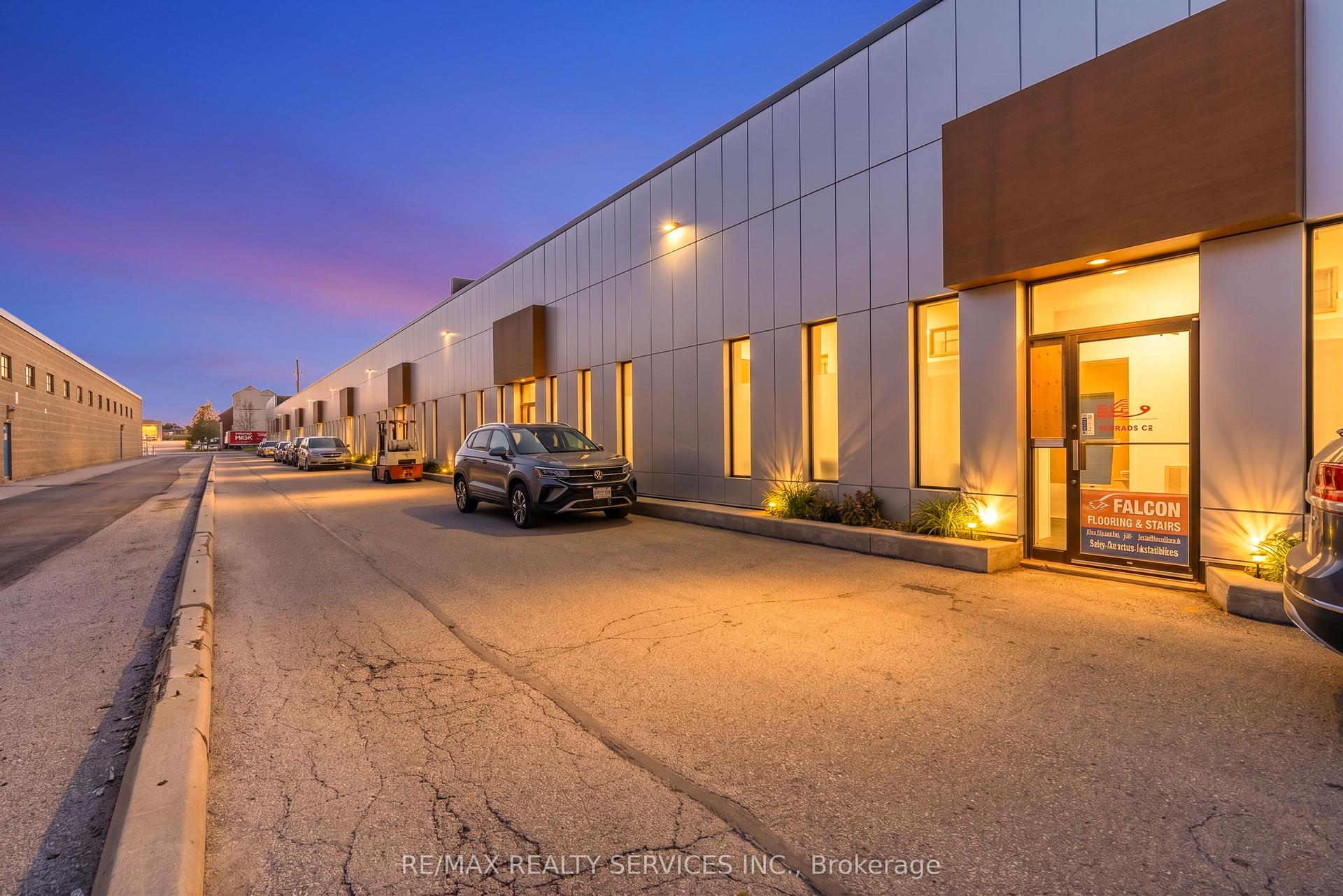 120 Norfinch Drive — photo 1