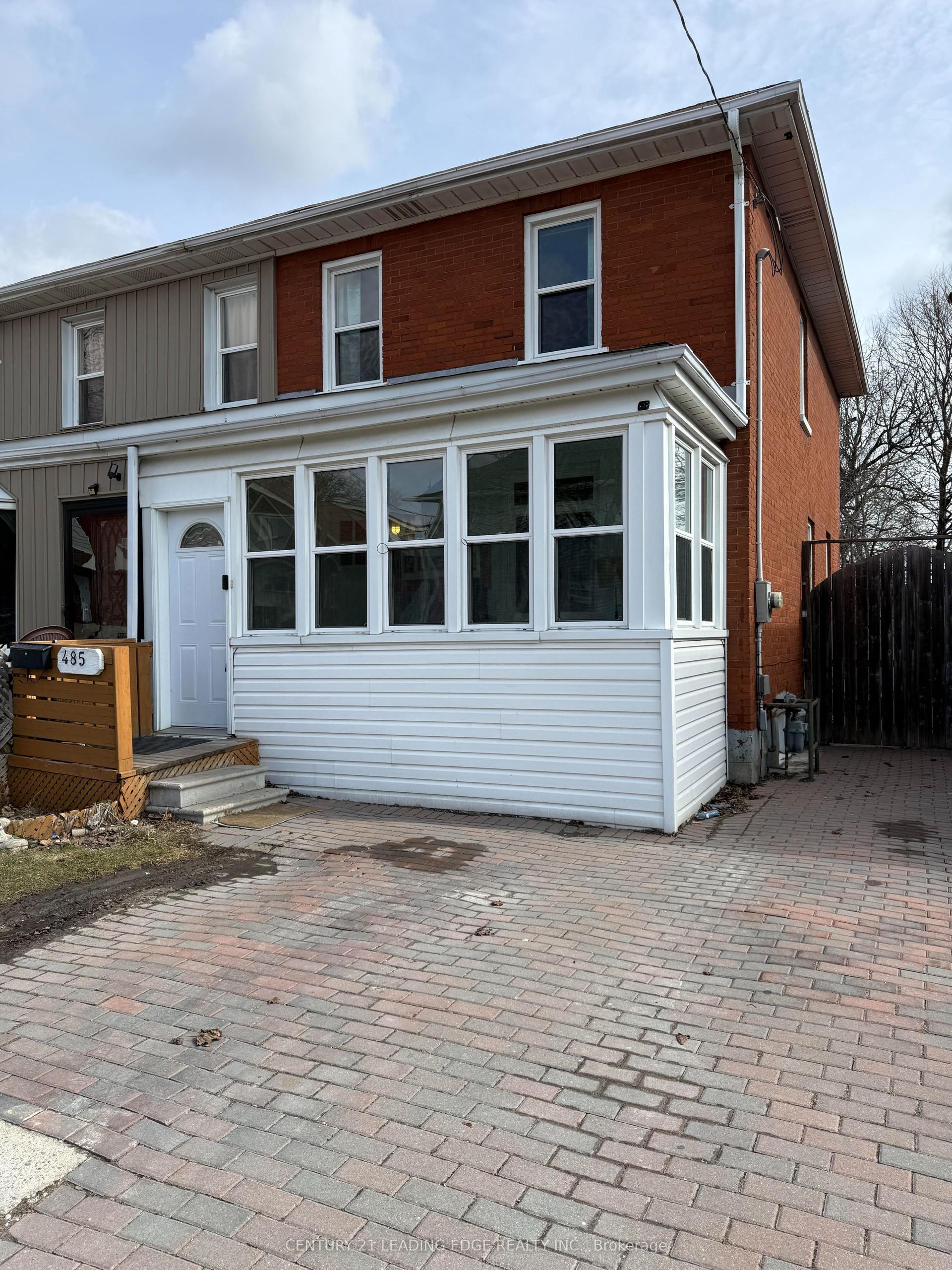 485 Albert Street — photo 1
