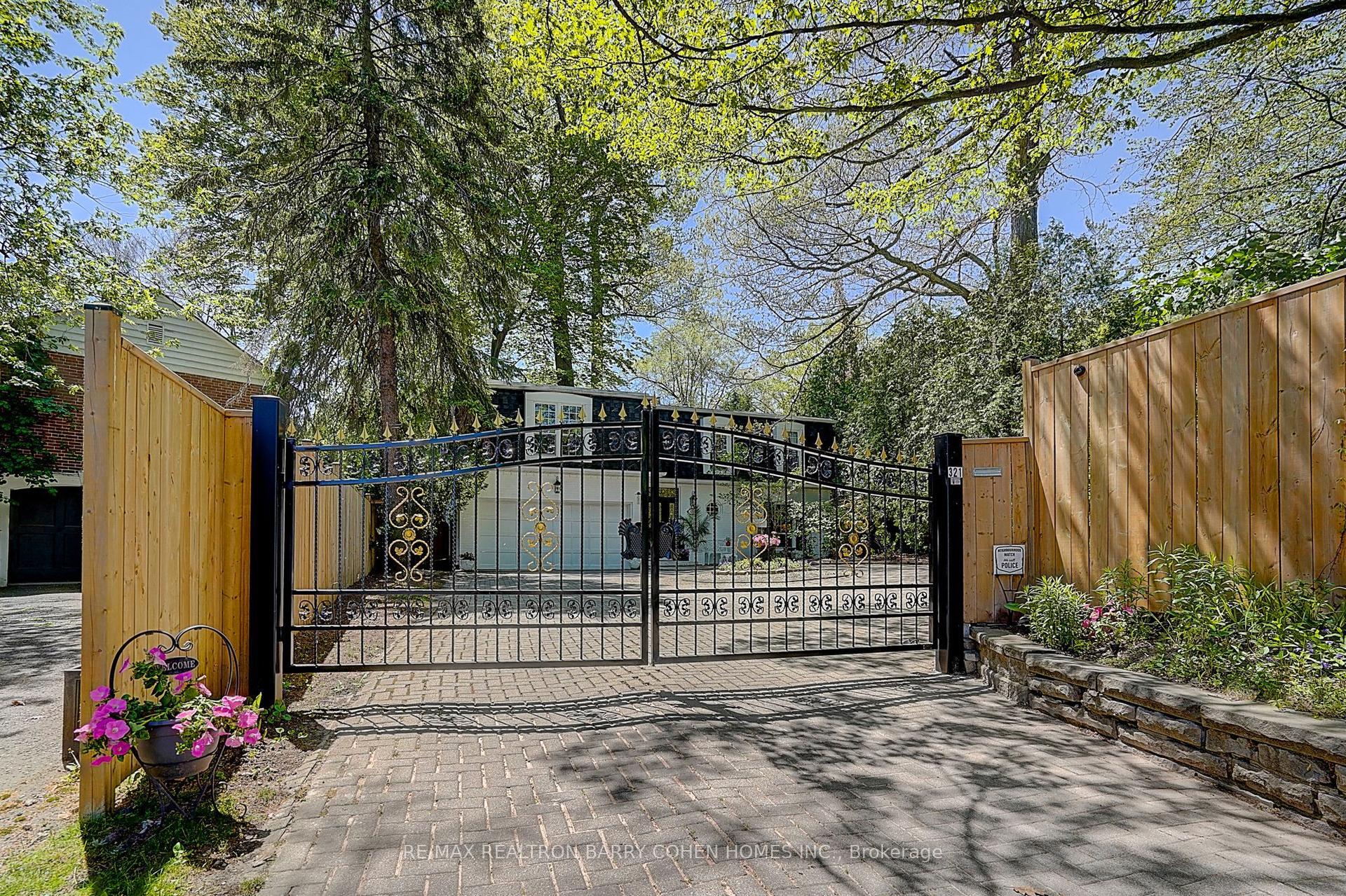 321 Lawrence Avenue E — photo 1
