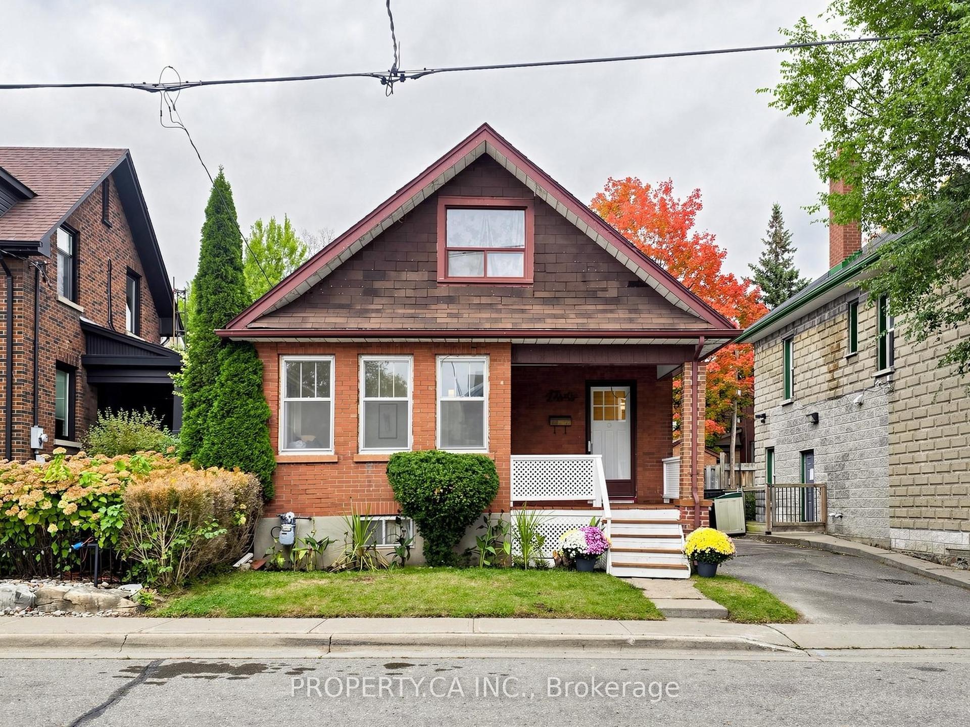 205 Dearborn Avenue, Oshawa — Detached for sale, photo 1
