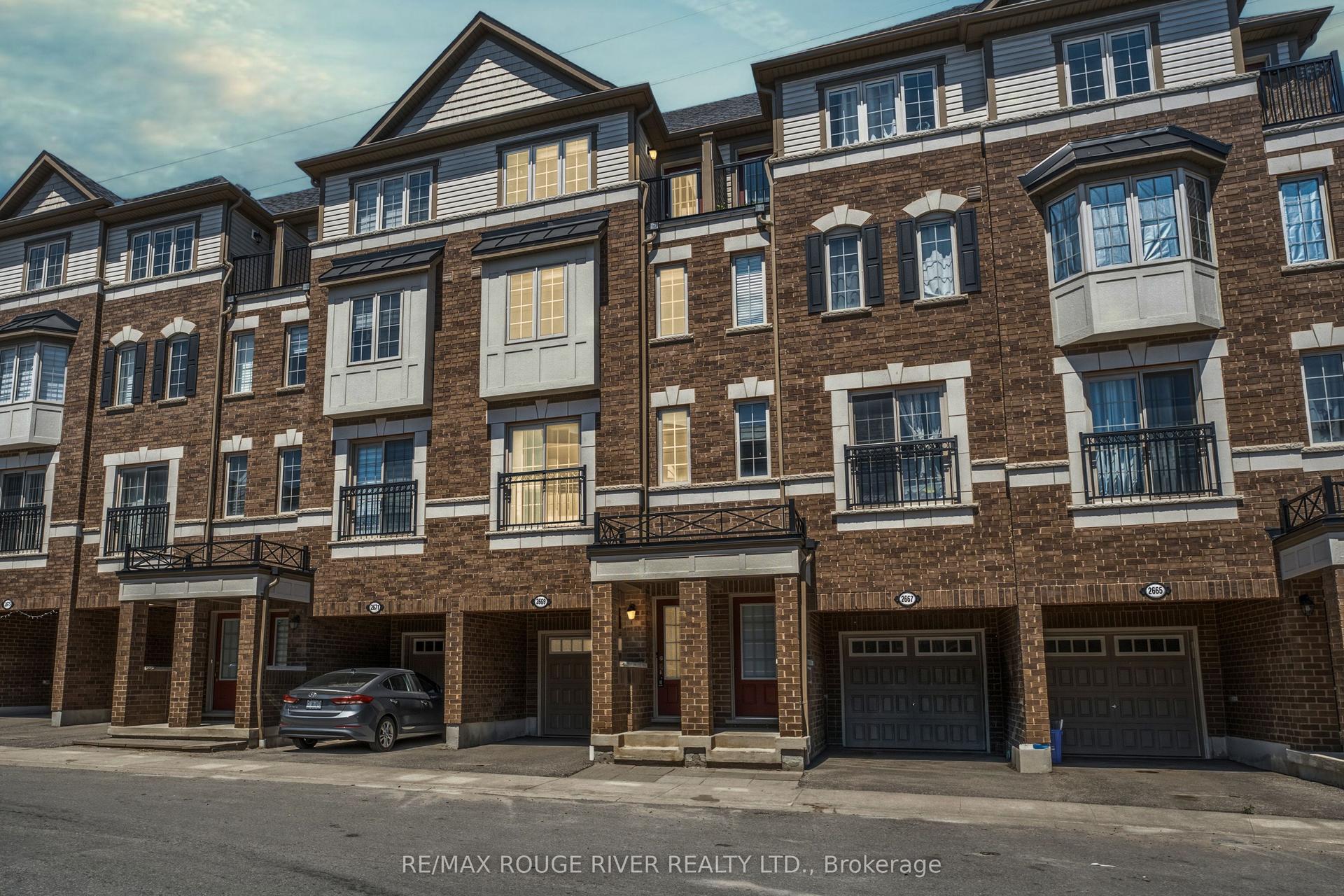 2669 Deputy Minister Path, Oshawa — Condo Town for lease, photo 1