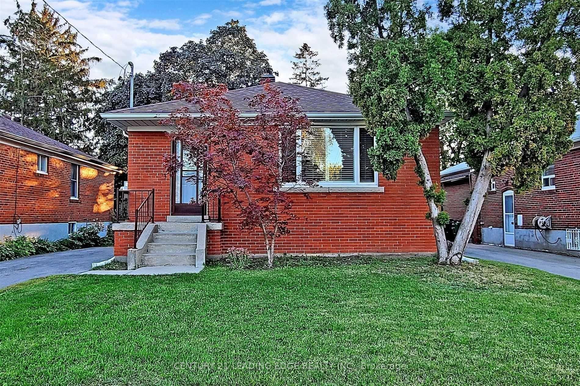 170 Ellington Drive Main #Main, Toronto — Detached for lease, photo 1