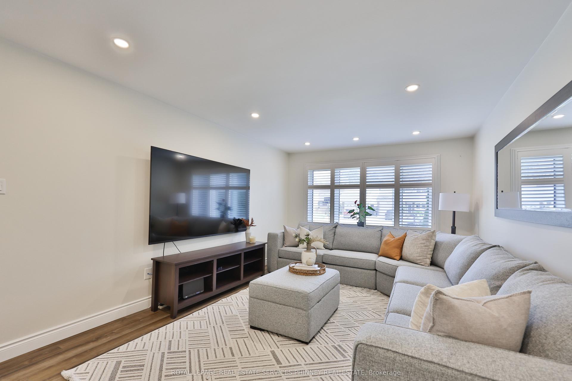 2531 Mainroyal Street — photo 1