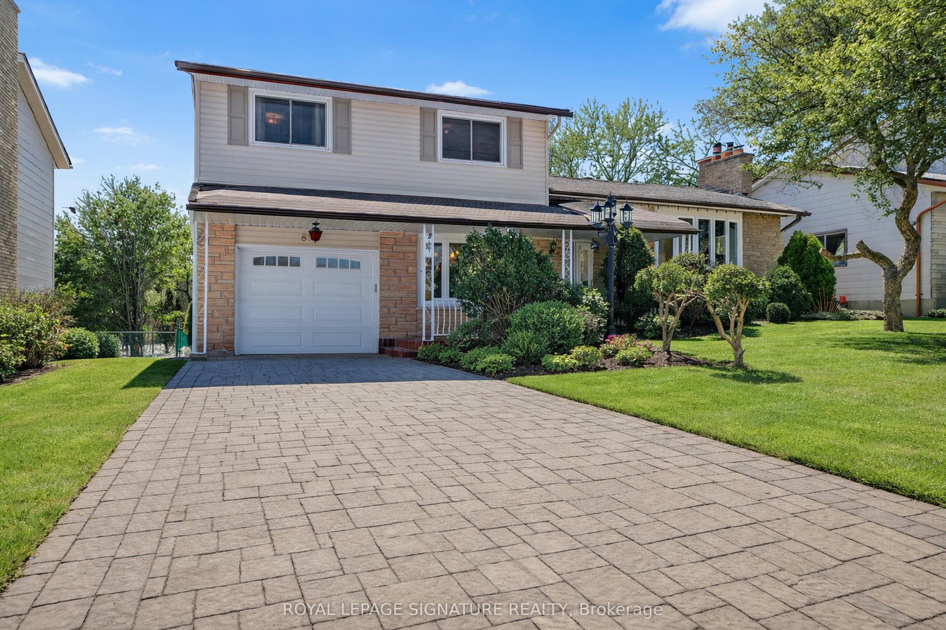 897 Pembridge Crescent — photo 1