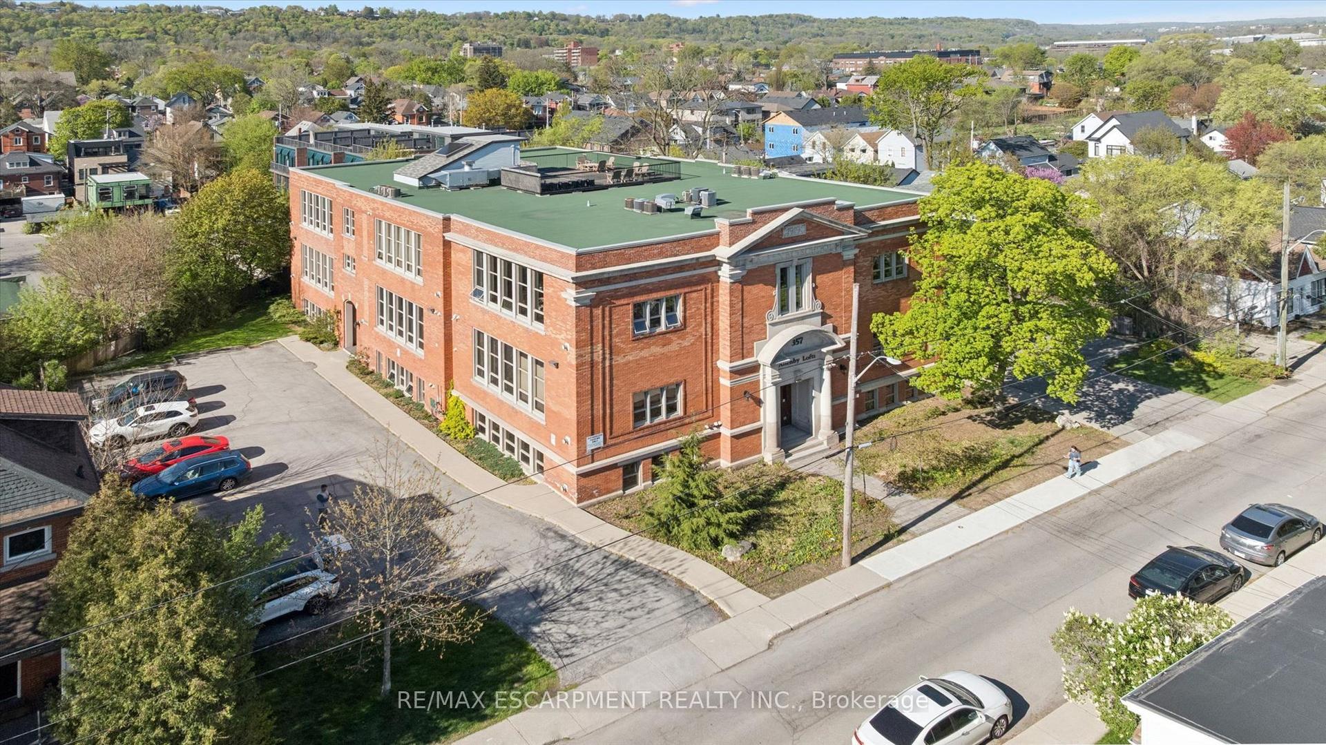 357 Hunter Street W 36 #36 — photo 1