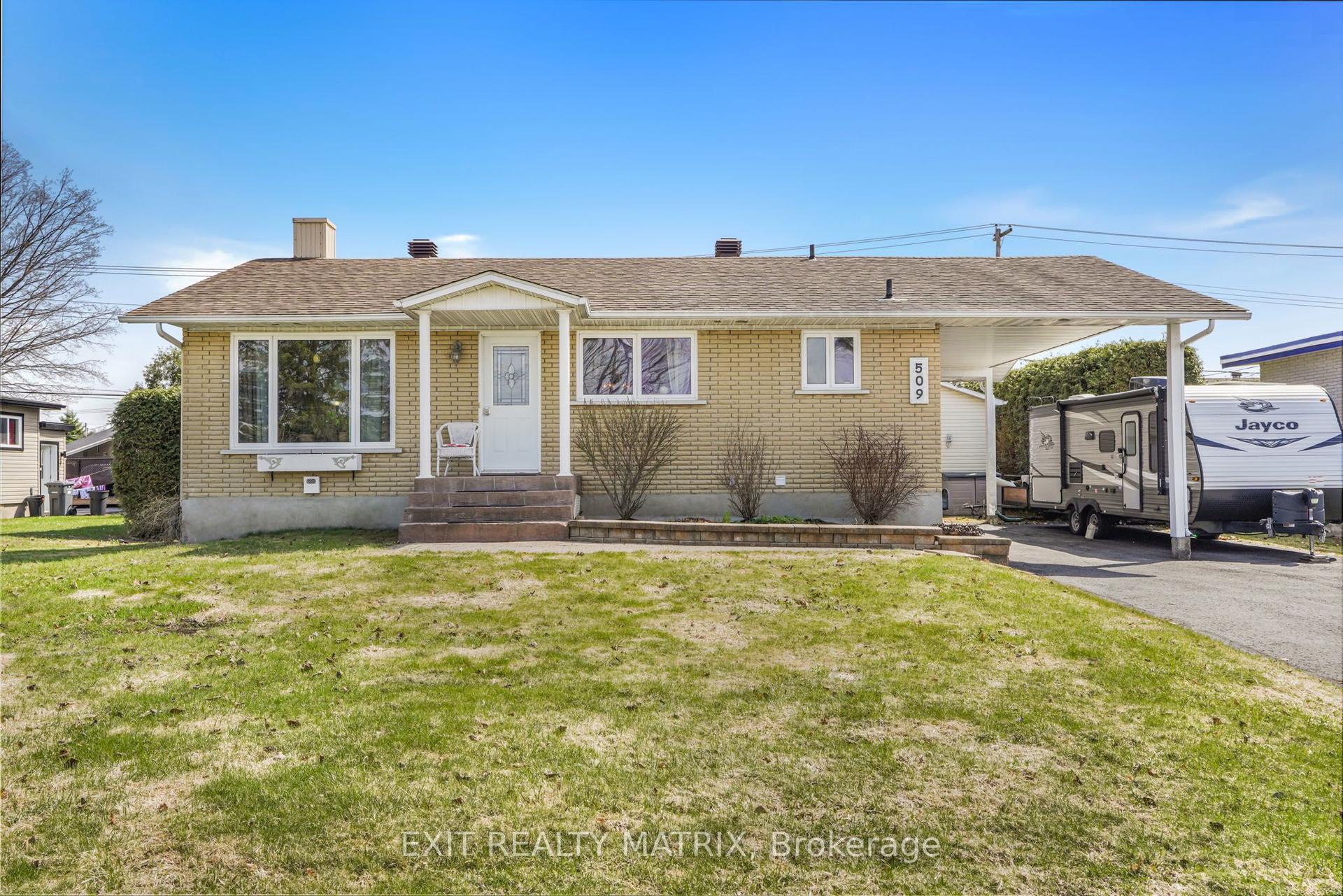 509 Ghislain Street — photo 1