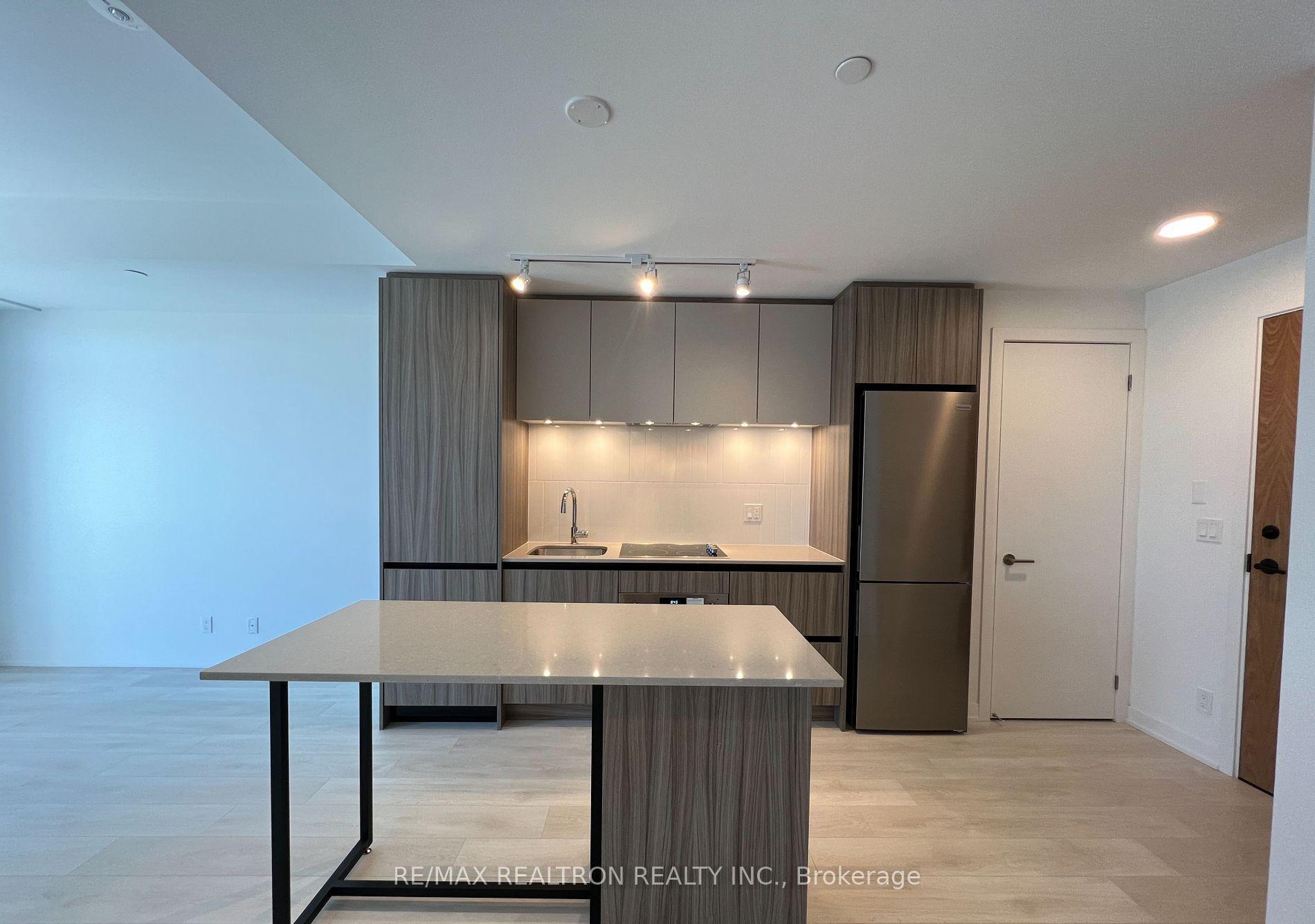 7950 Bathurst Street B-0910 #B-0910, Vaughan — Condo for lease, photo 1