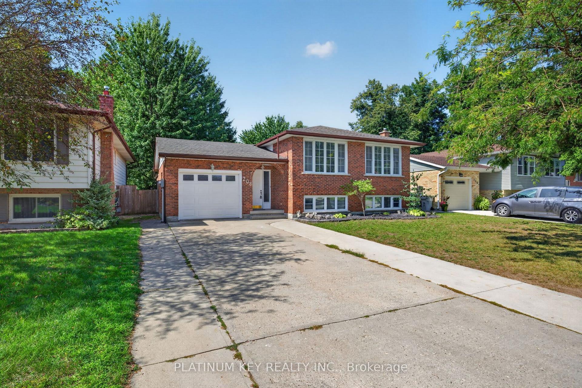 208 Southfield Drive, Strathroy-Caradoc — Detached for sale, photo 1
