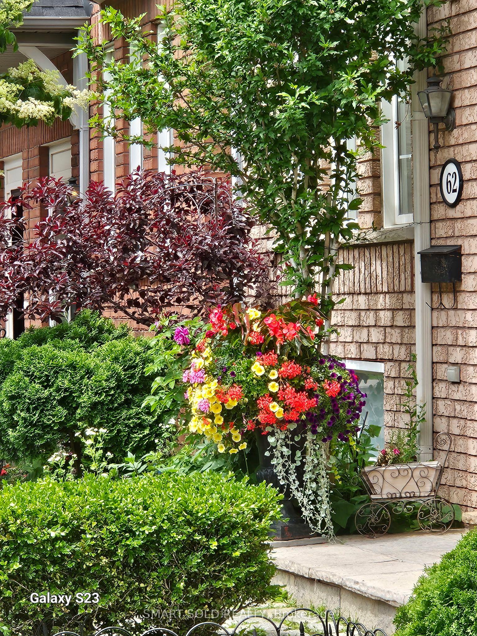 76 Viella Street, Toronto — Semi-Detached for sale, photo 1