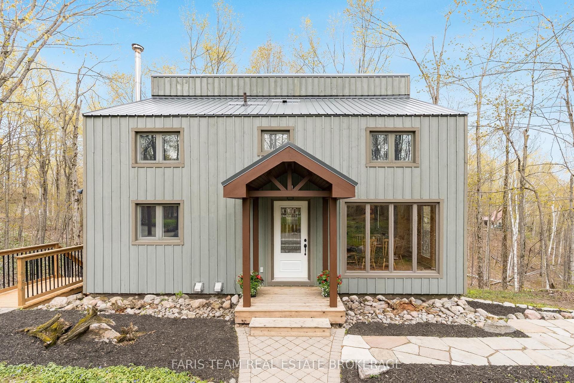 46 Huronwoods Drive — photo 1
