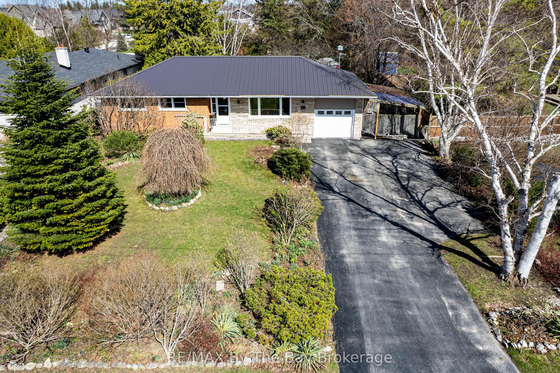 31 Saunders Street — photo 1
