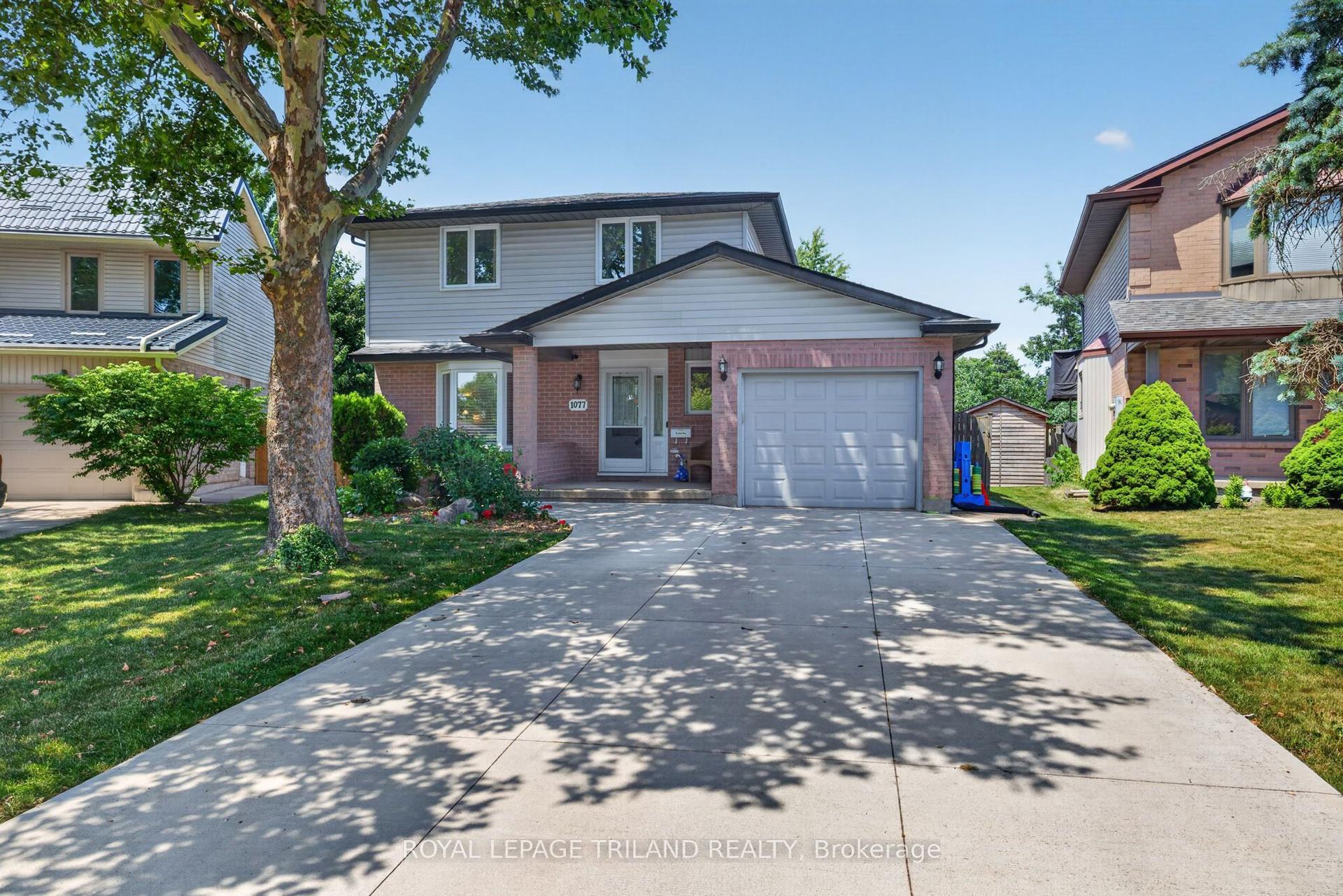 1077 MAHOGANY Crescent, London North — Detached for sale, photo 1