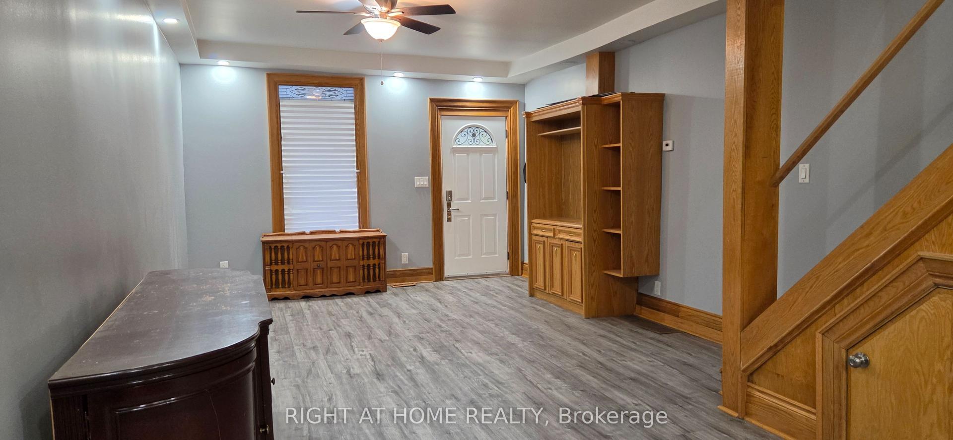 258 Howland Avenue, Toronto — Semi-Detached for lease, photo 1