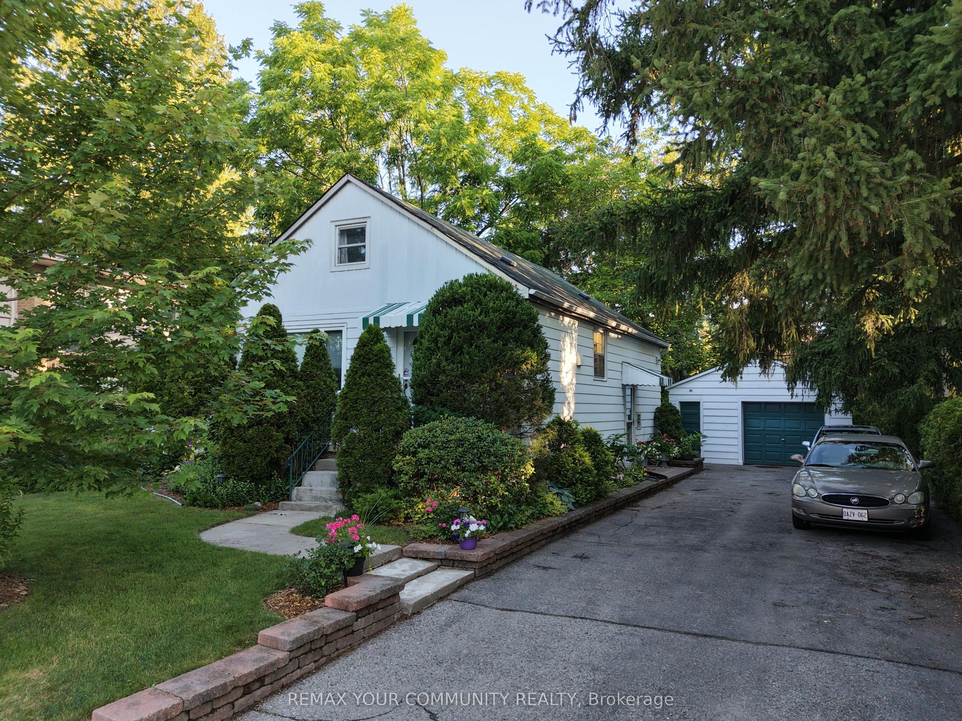 223 Richmond Street, Richmond Hill — Detached for sale, photo 1