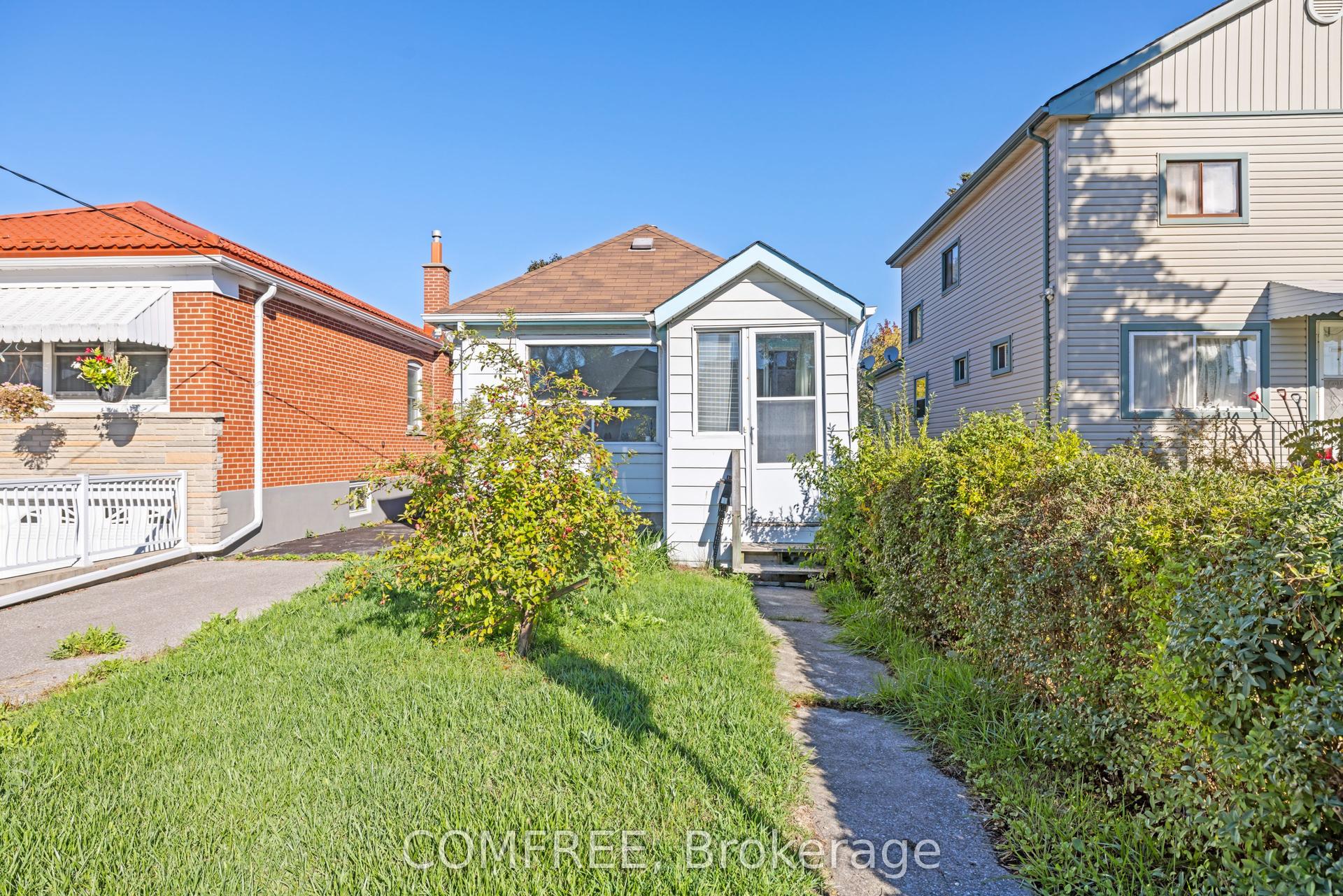 18 Glasgow Avenue — photo 1