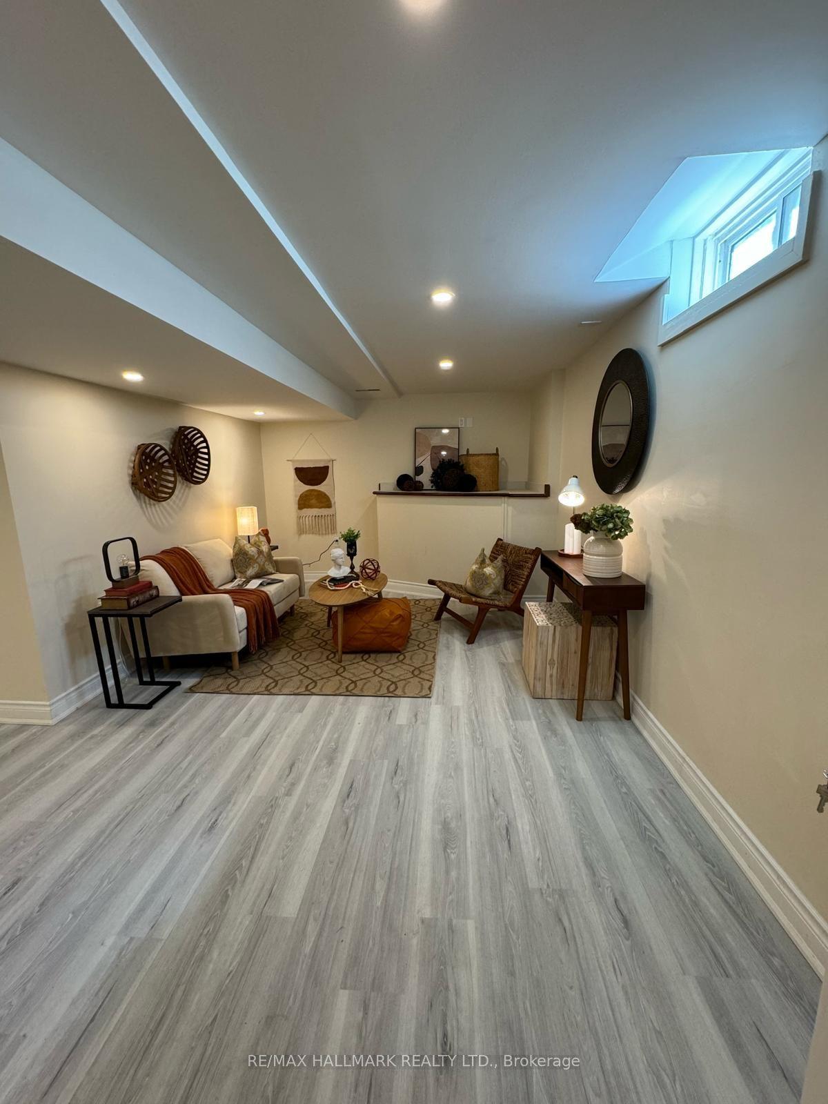 248 Crossland Gate Room 2 #Room 2, Newmarket — Detached for lease, photo 1
