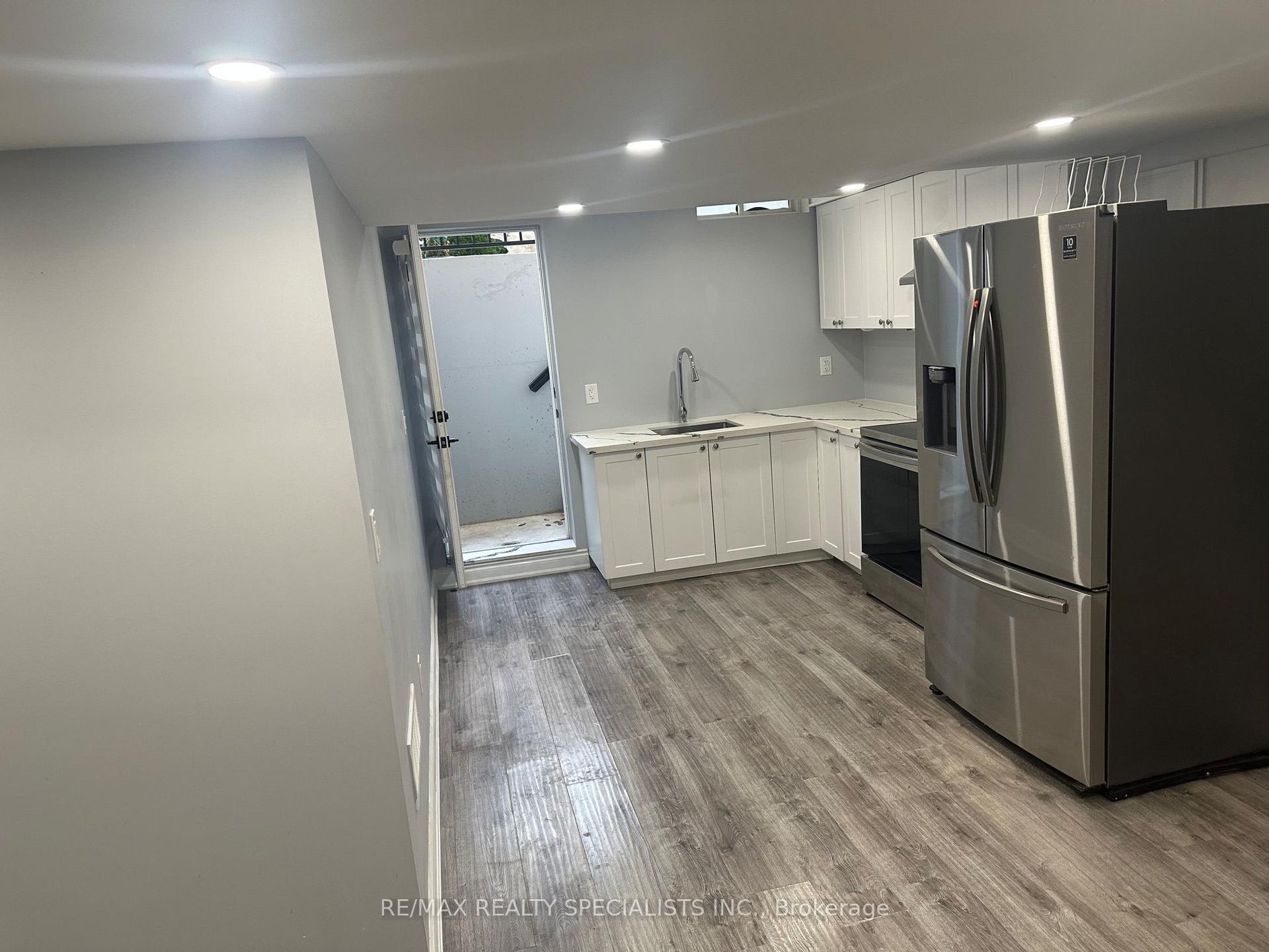 7 Vista Green Crescent BSMNT #BSMNT — photo 1