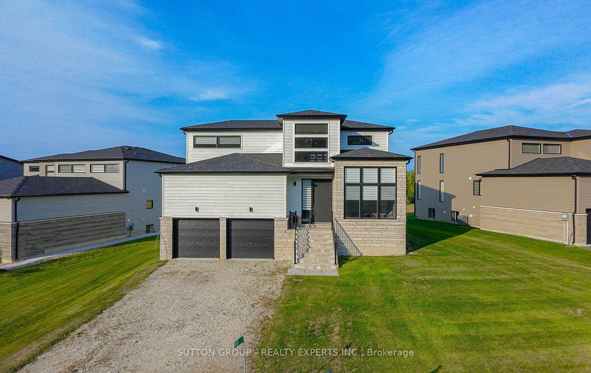 95 Goldie Court, Blue Mountains — Detached for sale, photo 1