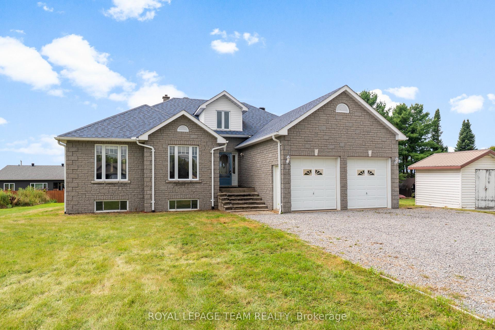 37 Rapid Road, Whitewater Region — Detached for sale, photo 1