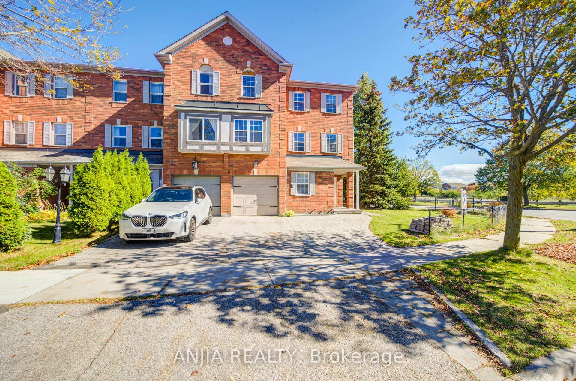 7 Hawtin Lane Upper #Upper, Aurora — Townhouse for lease, photo 1
