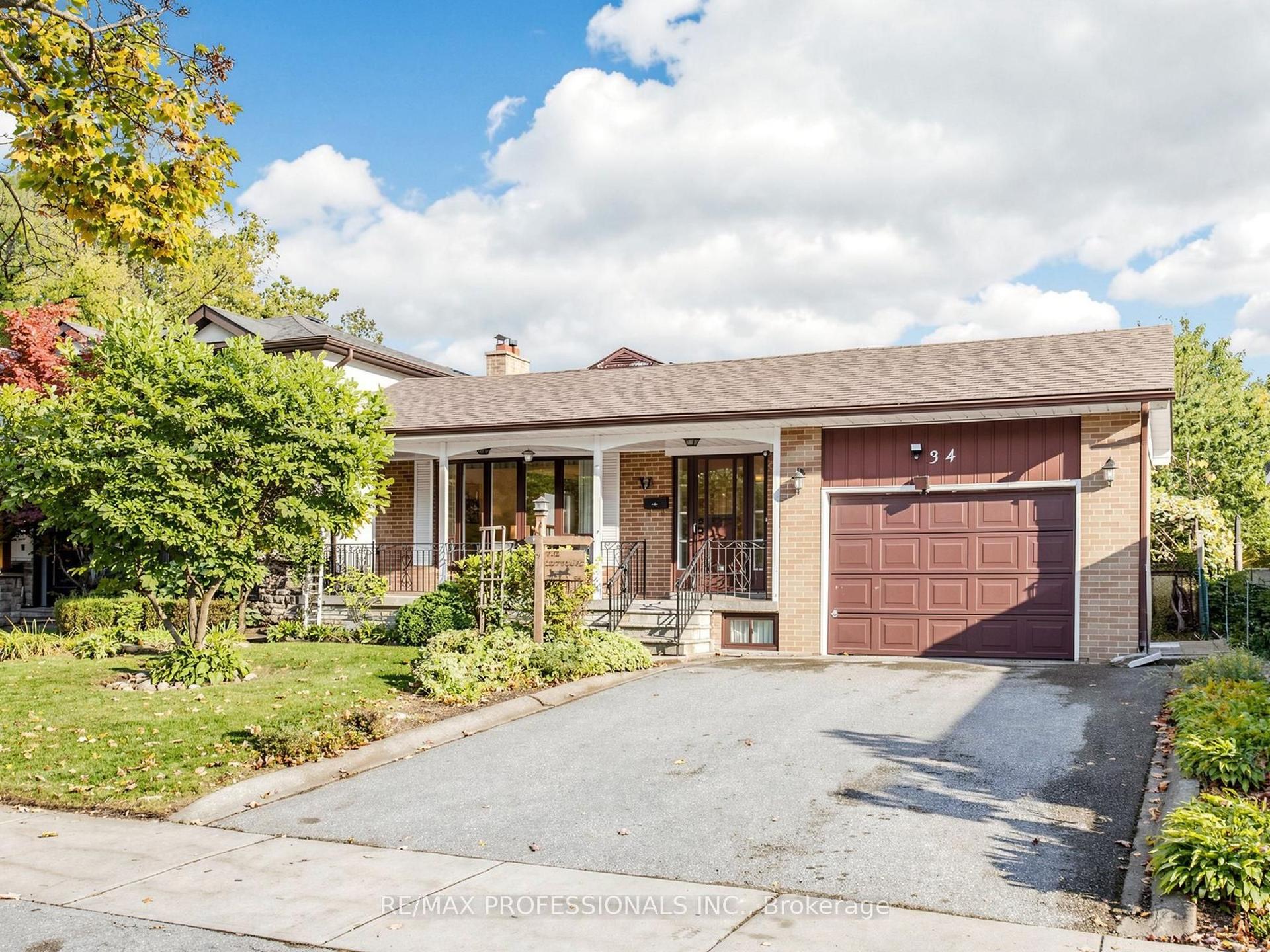 34 Crestridge Heights Road, Toronto — Detached for sale, photo 1