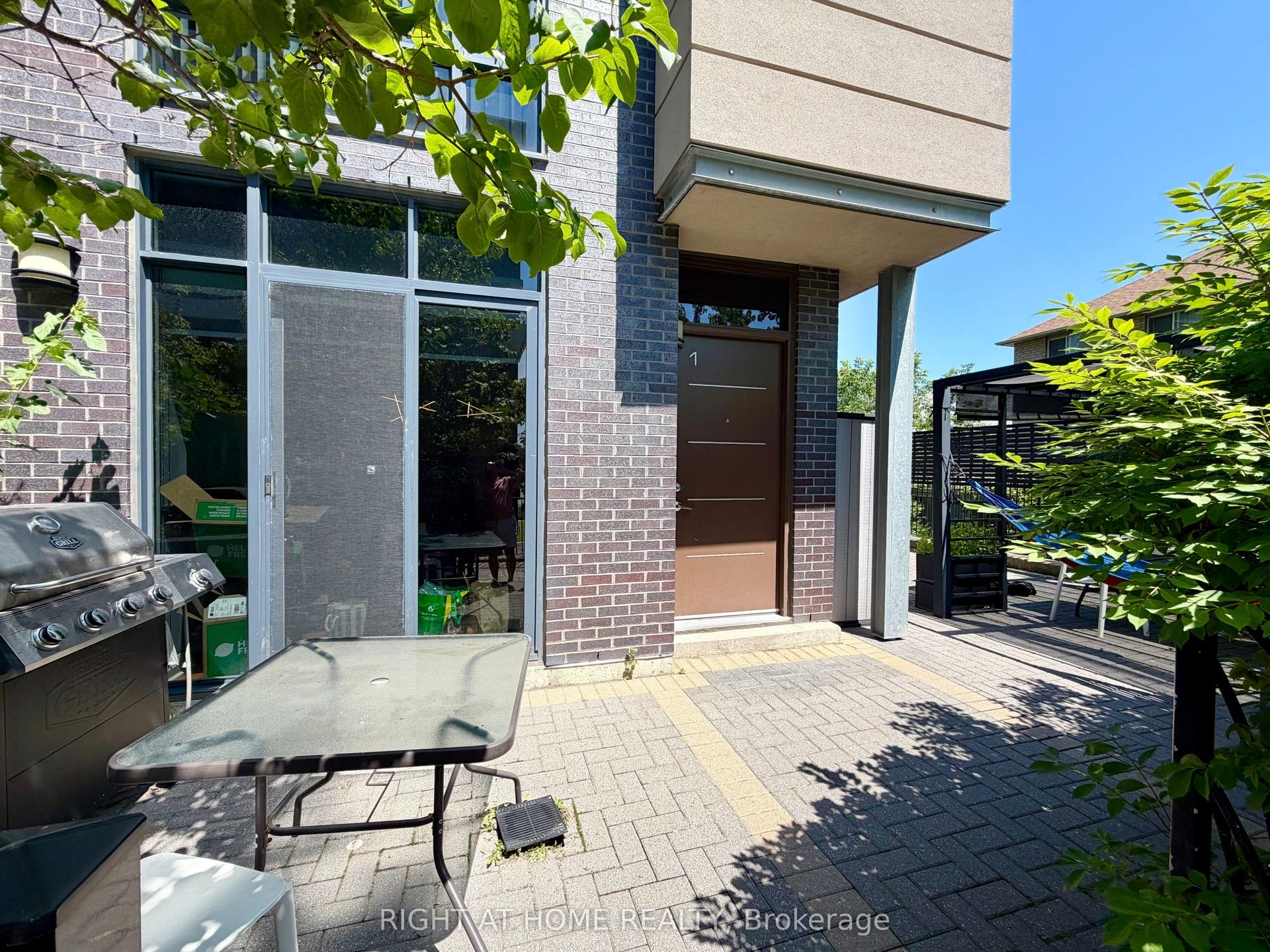 1 Valhalla Inn Road 15 #15, Toronto — Condo for lease, photo 1