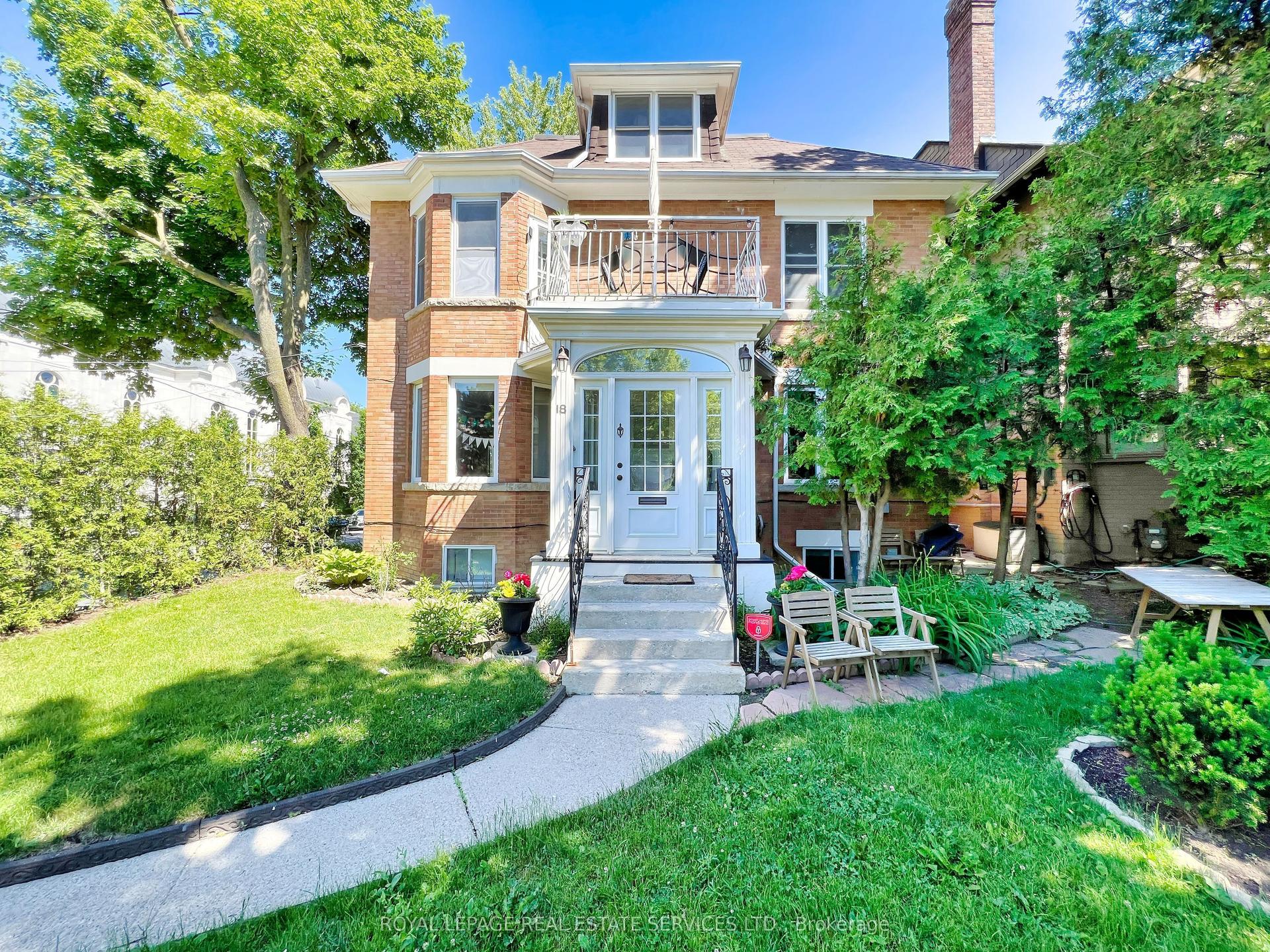 18 Shorncliffe Avenue — photo 1