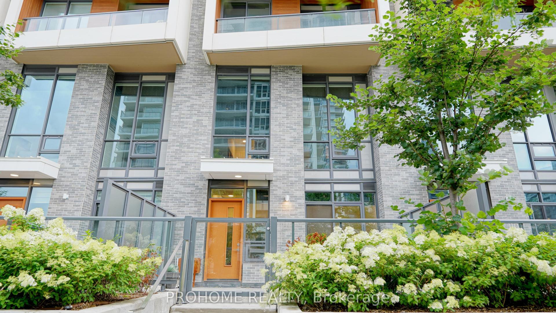 27 McMahon Drive 111 #111, Toronto — Condo Town for sale, photo 1