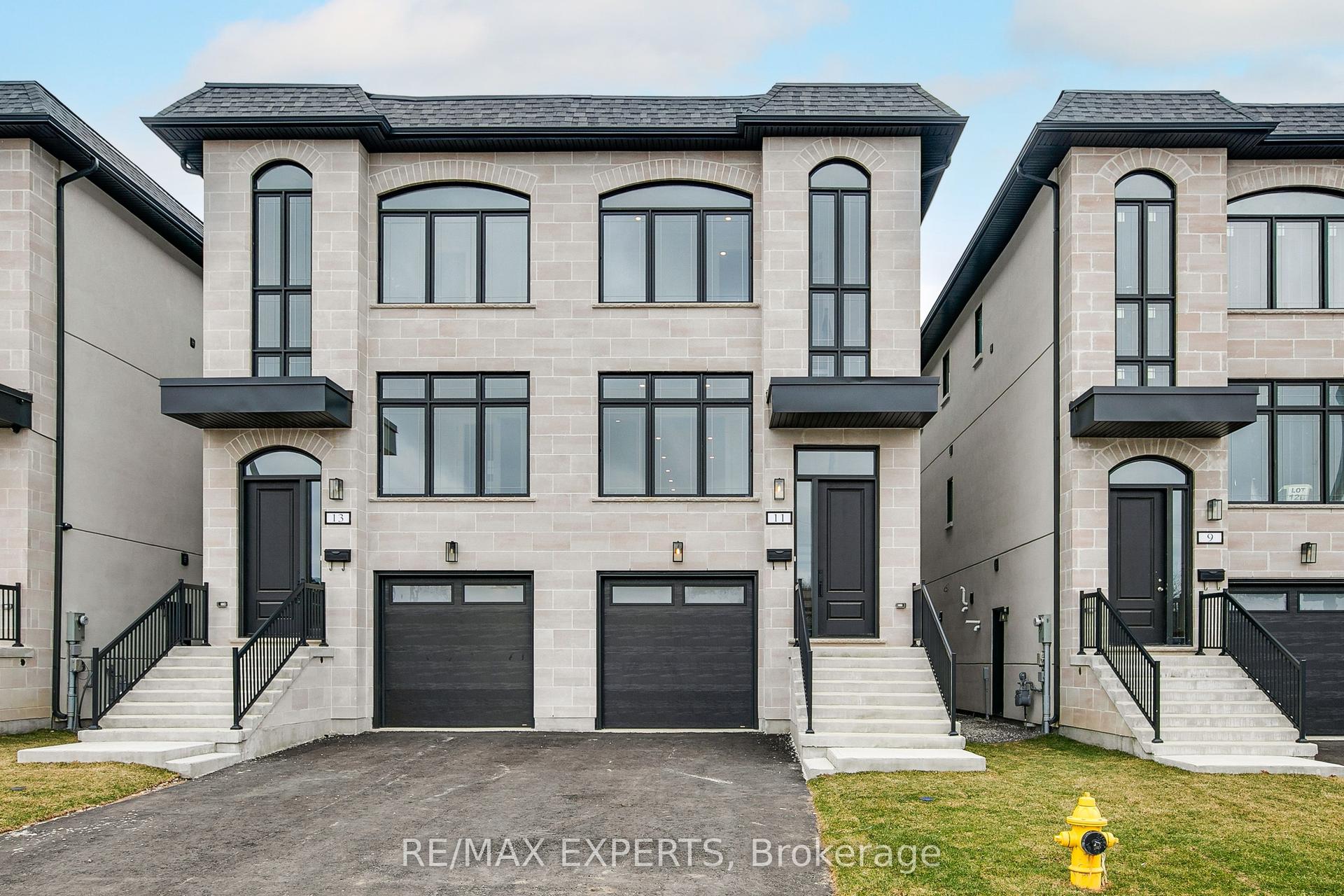 11 St Gaspar Court, Toronto — Semi-Detached for sale, photo 1
