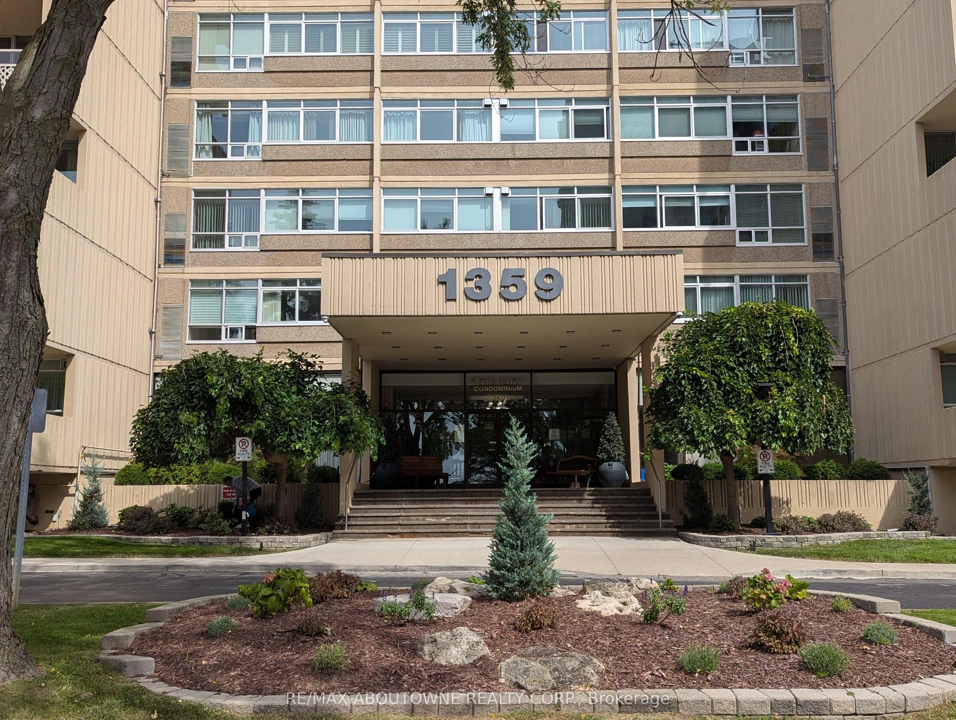1359 White Oaks Boulevard 306 #306, Oakville — Condo for sale, photo 1