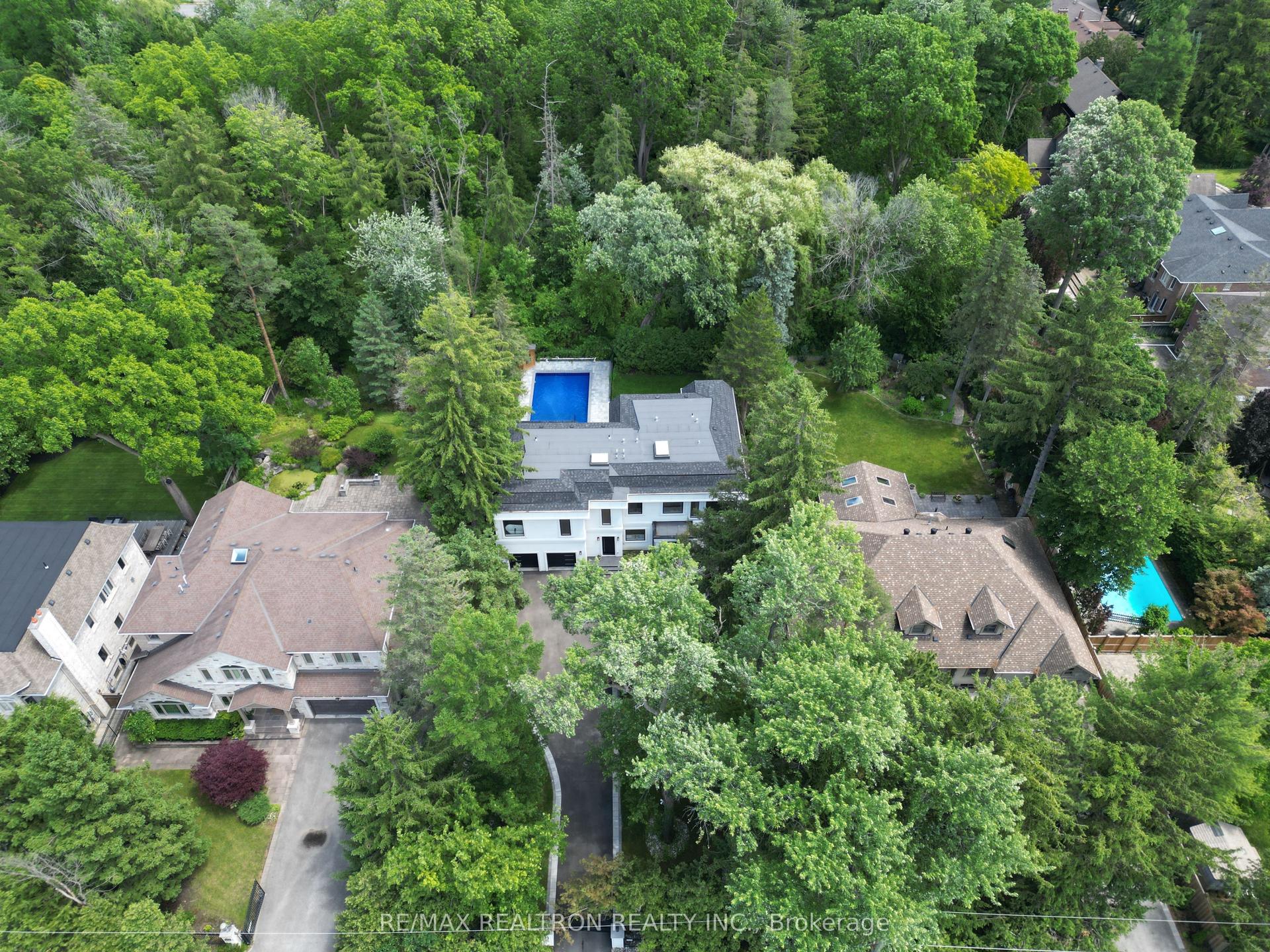 41 Sprucewood Drive — photo 1