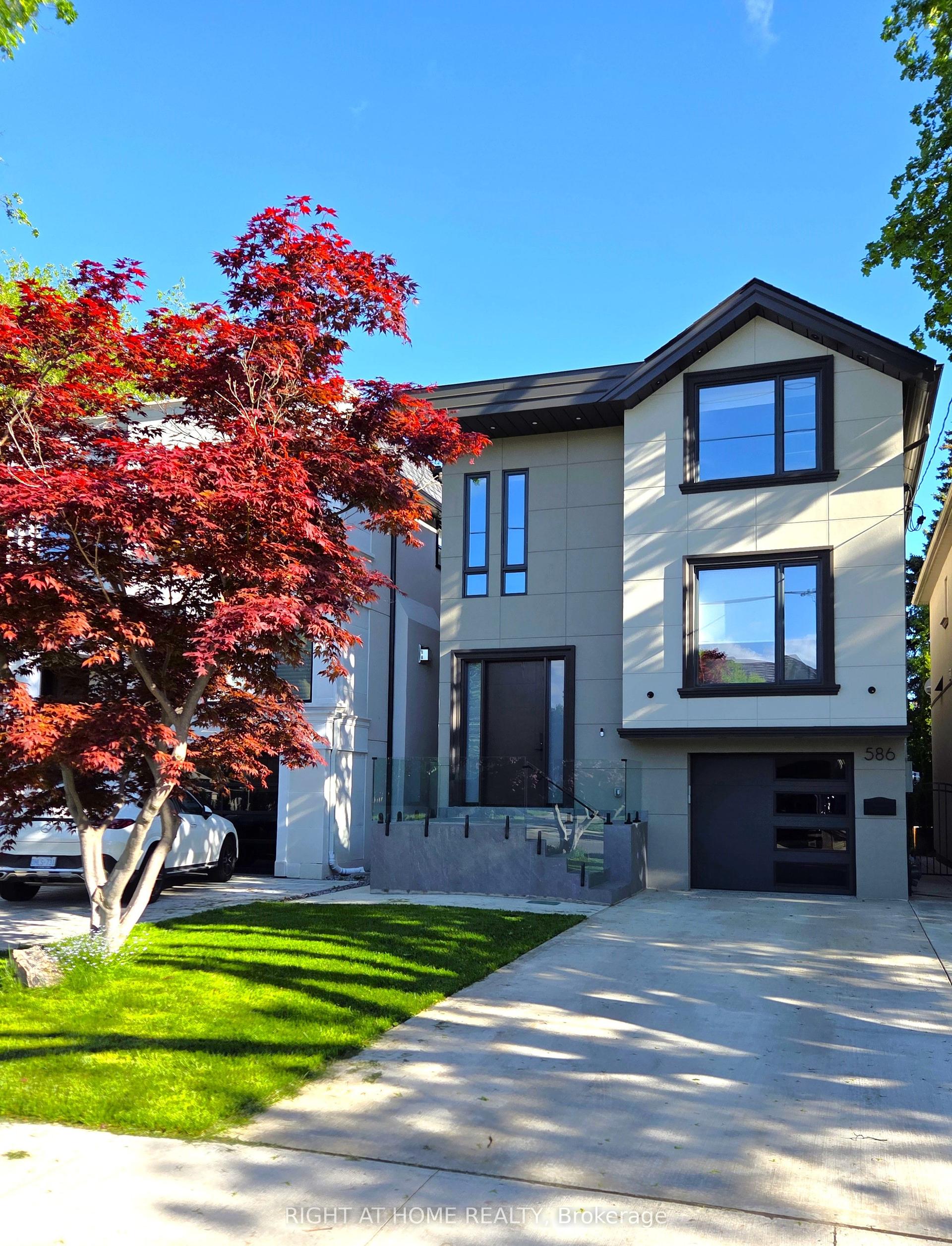 586 Broadway Avenue E, Toronto — Detached for sale, photo 1