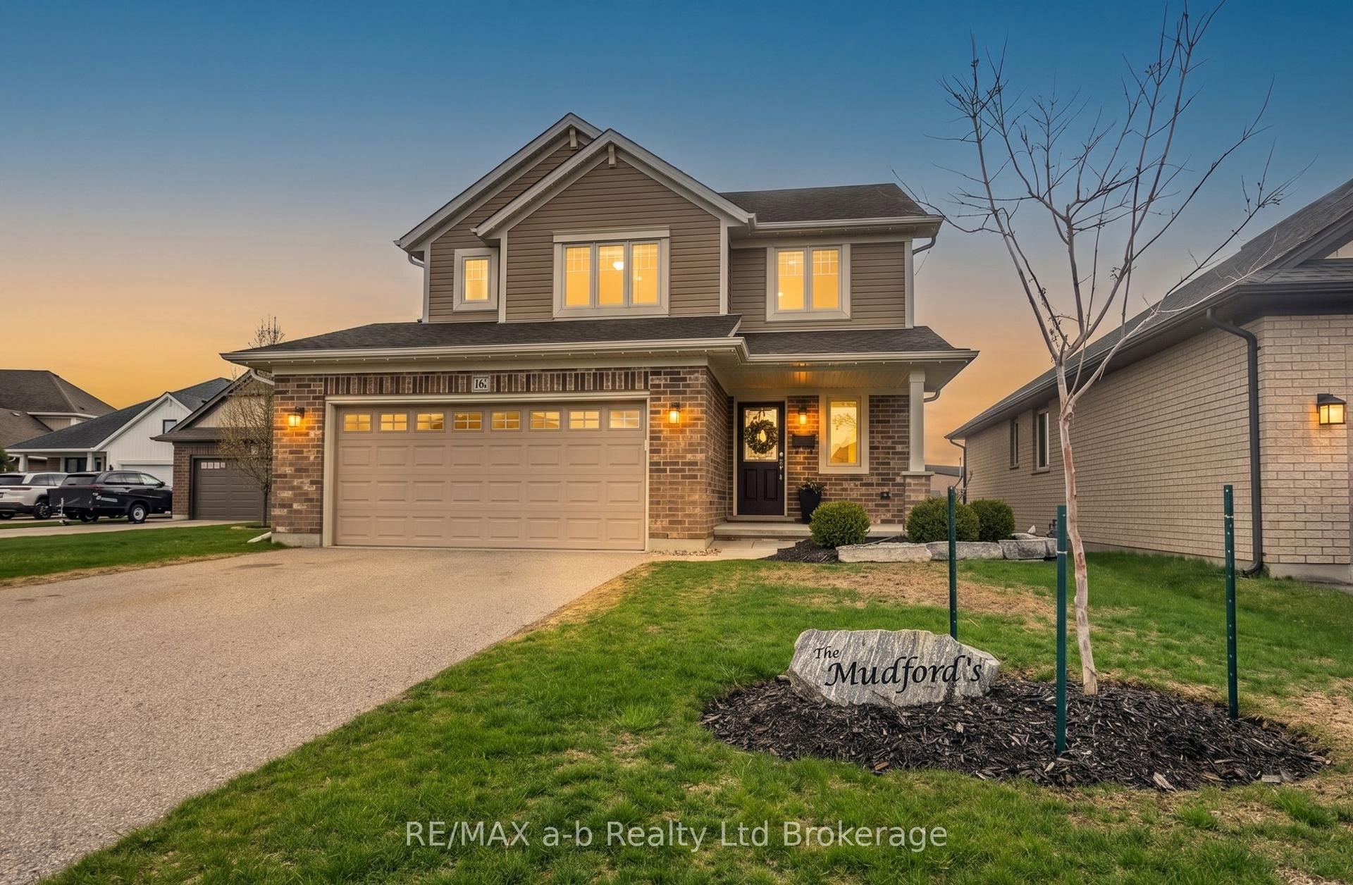 16 Nancy Court — photo 1