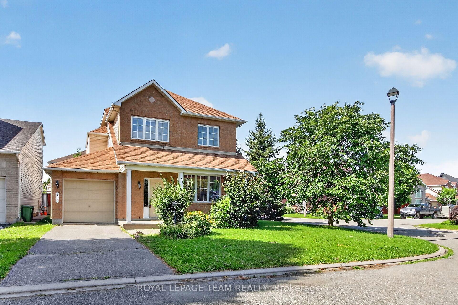 32 Vistapointe Drive, Barrhaven — Detached for sale, photo 1