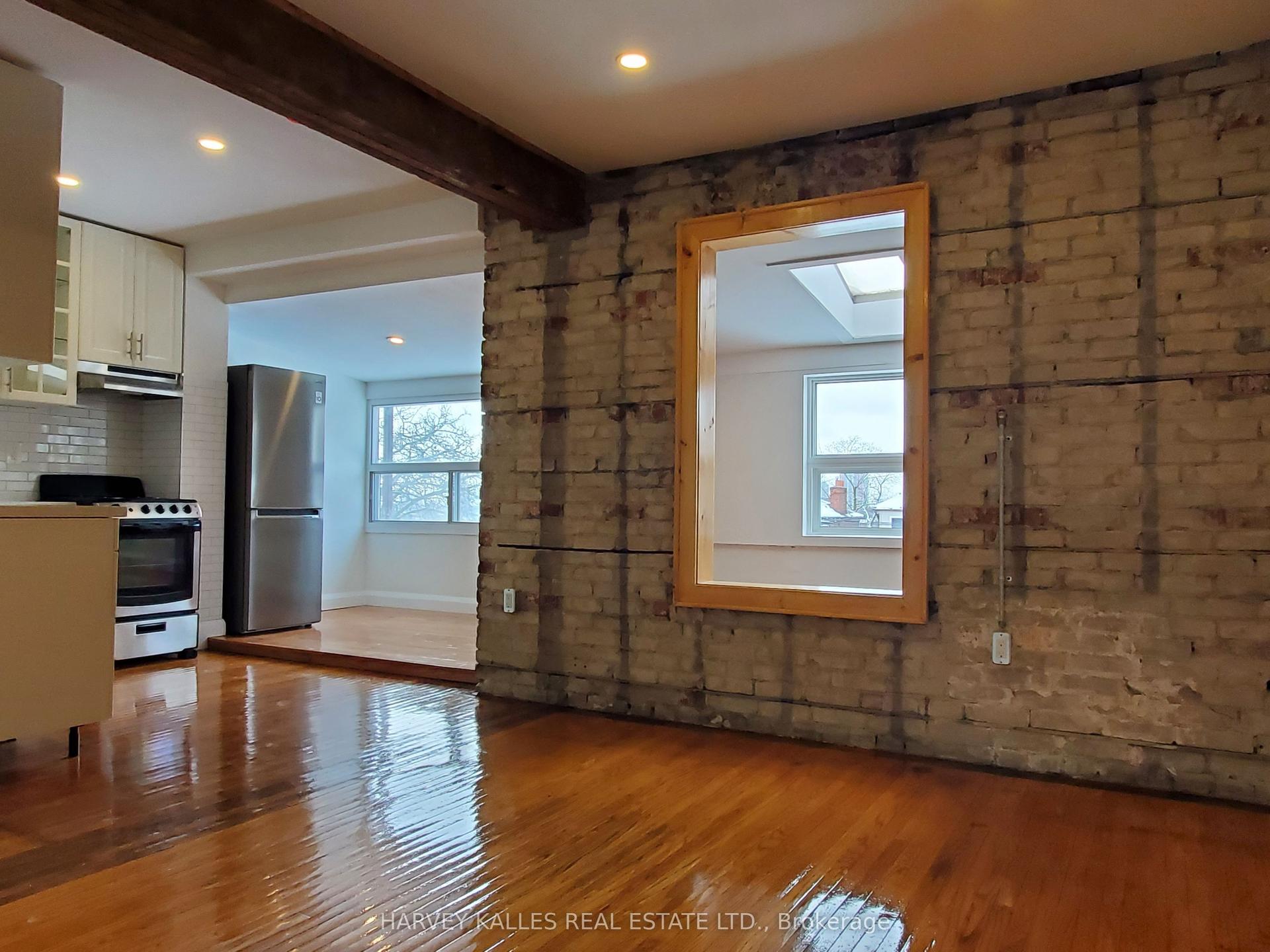 28 Winona Drive Upper #Upper, Toronto — Semi-Detached for lease, photo 1