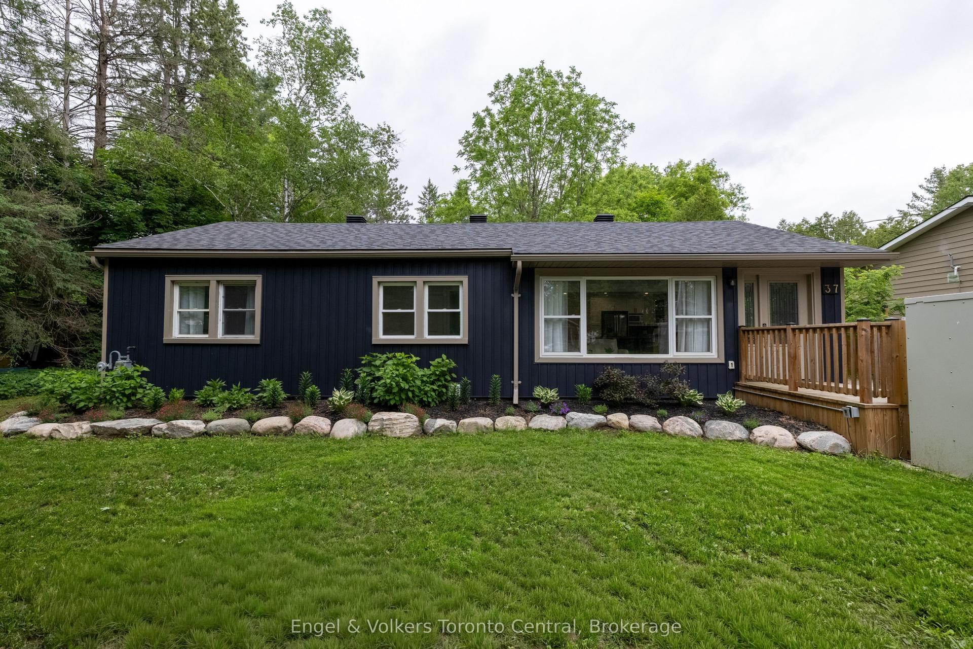 37 Spencer Street — photo 1