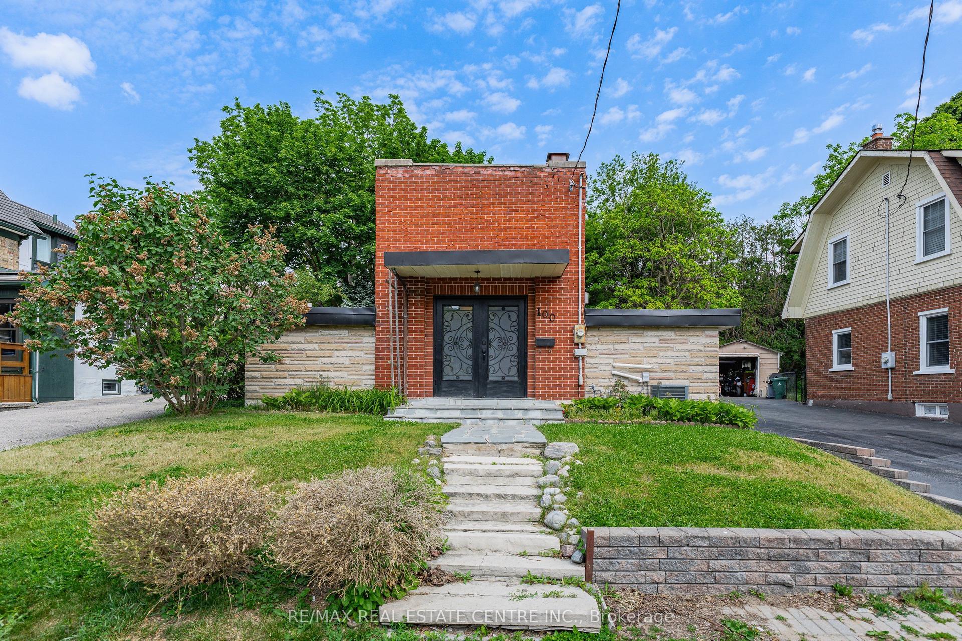 100 Mansion Street — photo 1