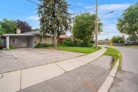 79 Seminole Avenue, Toronto — Detached for sale, photo 3