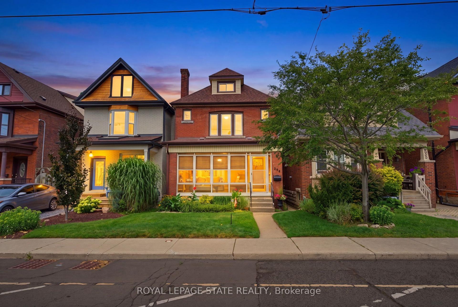 394 Charlton Avenue W, Hamilton — Detached for sale, photo 1
