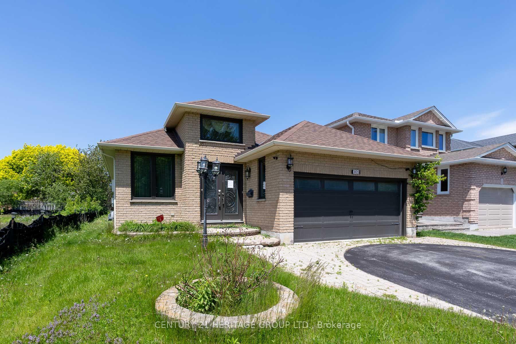 305 Sandringham Drive — photo 1