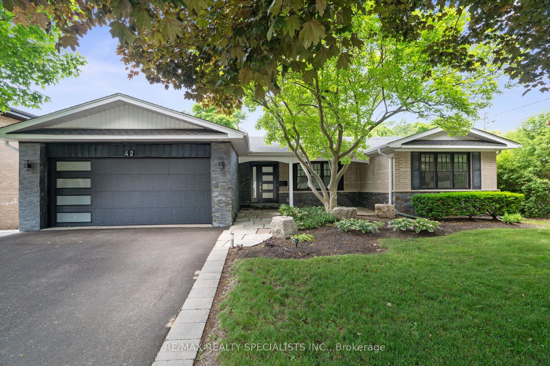 42 Heathview Avenue — photo 1
